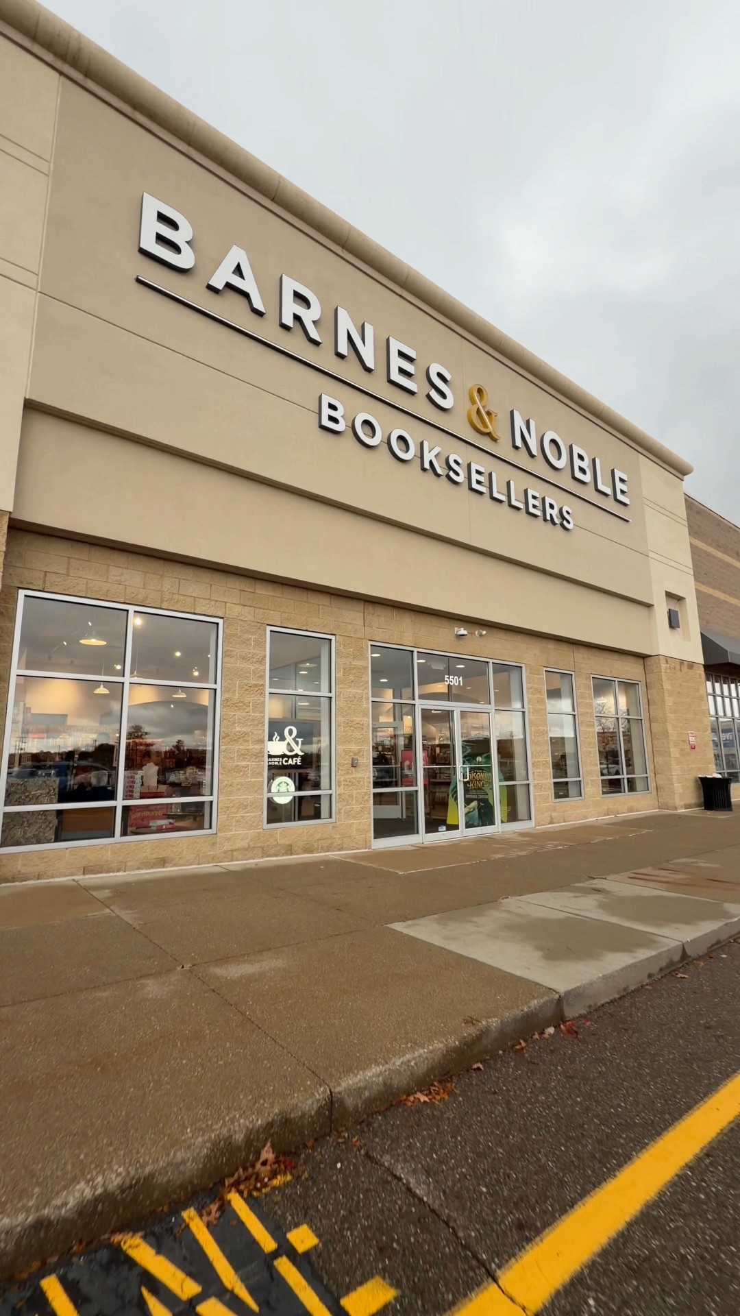 Some of the Valentine’s Day finds at Barnes & Noble right now 💌📚❤️💕 #bookish #valentines #gifts 

#LTKHome #LTKGiftGuide