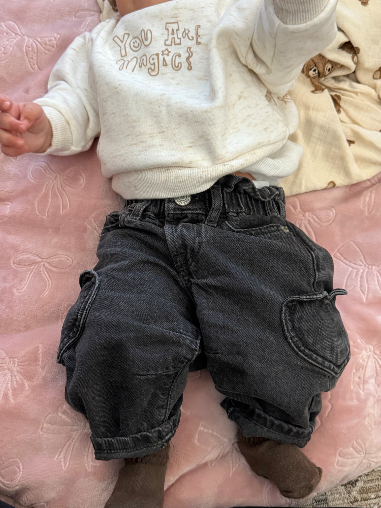 Jeans 50% off!! Baby Uggs and horseshoe jeans 🥰

Baby outfit 
Babygirl 
Baby clothes 
Baby 


#ltkbaby #ltkkids #ltksalealert


 #ltkmorningroutine #ltkmomlife #ltkootd

#LTKBaby #LTKSaleAlert #LTKKids