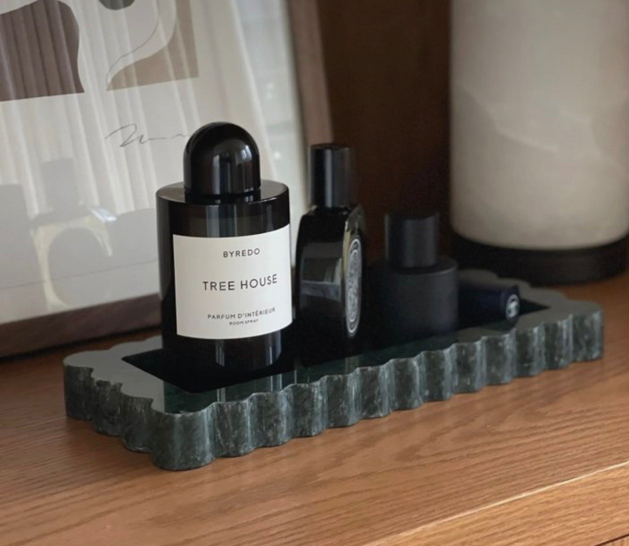 Quiet luxury, but make it atmospheric.
Byredo Tree House room spray — warm woods, soft smoke, and that calm, lived-in elegance that makes a space feel instantly elevated.
The kind of scent that doesn’t announce itself… it lingers.

Byredo Tree House
luxury room spray
designer home fragrance
quiet luxury home decor
minimalist shelf styling
high end interior scent
clean aesthetic home
modern luxury decor
niche fragrance home
elevated home styling
Scandinavian luxury decor
moody home fragrance



#LTKGiftGuide 

#LTKHome