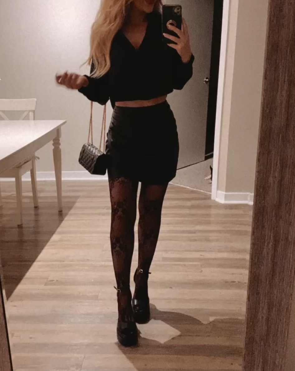 🖤 tight and shoes linked
🖤 top is on my Zara page. Visit my IG @heatherblovesey for more!

#LTKsalealert #LTKstyletip