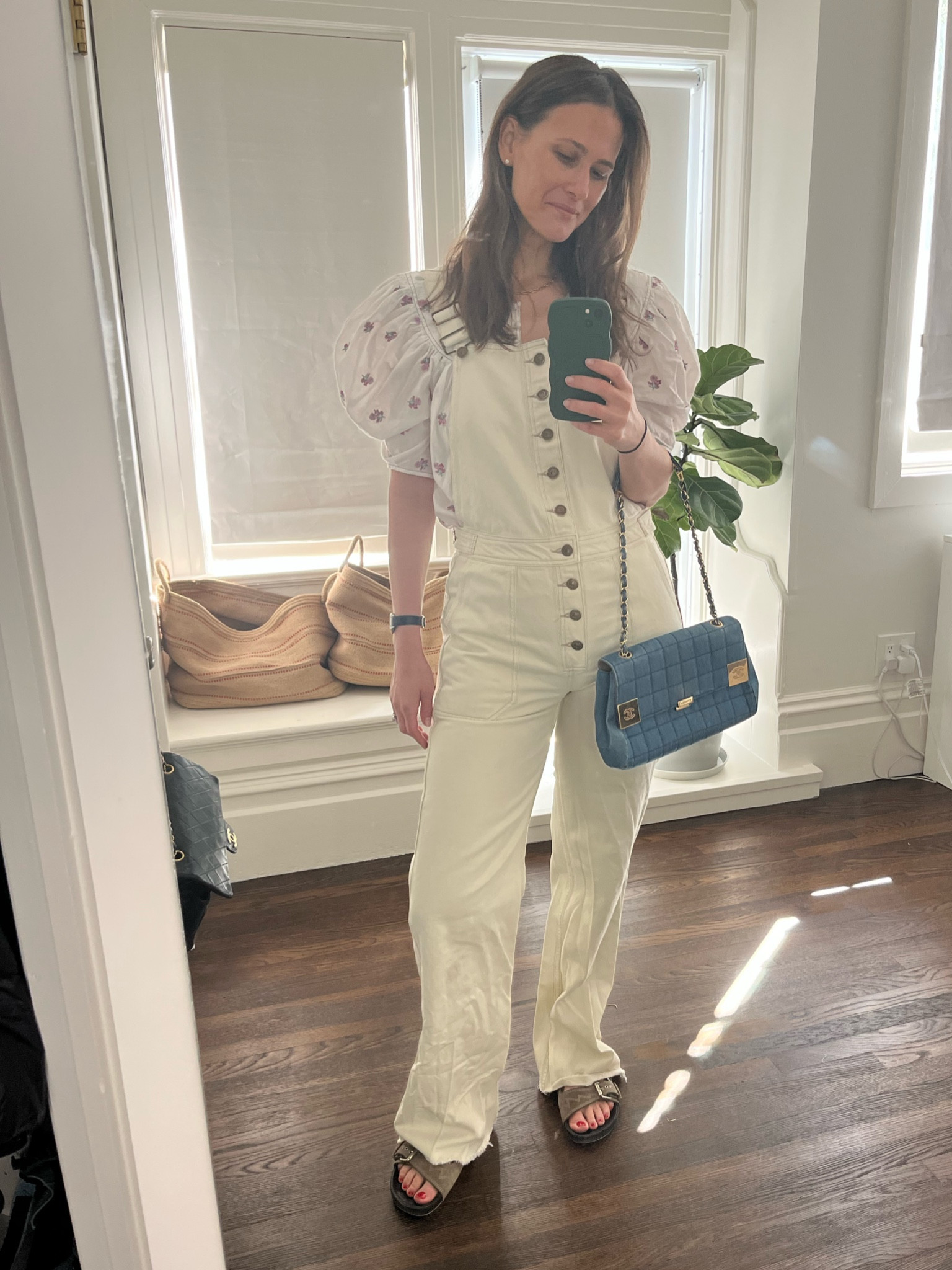 Overalls + puff sleeves 👌

#LTKFind #LTKSeasonal