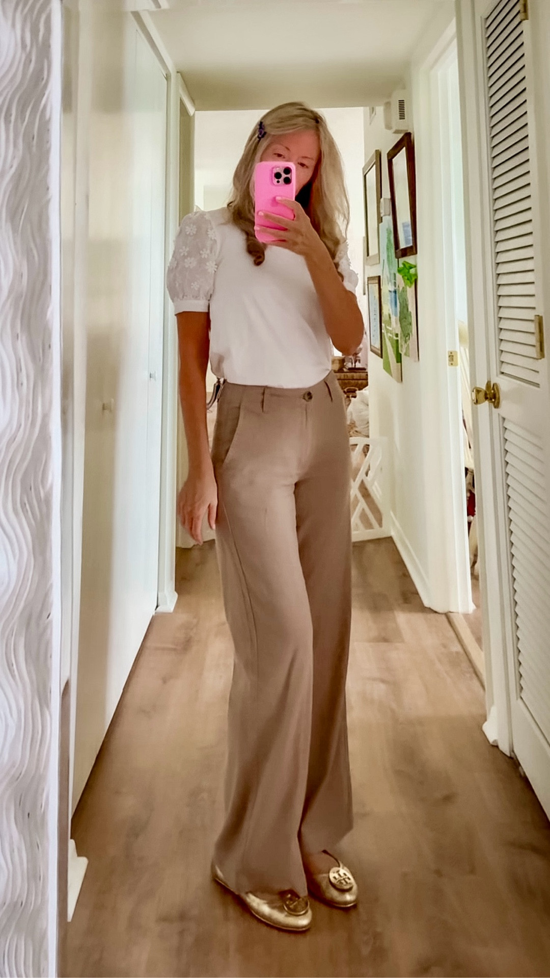 Classic Fall Pieces🍁

Kut from the Kloth Meg Wide Leg Pants (size 2 - would go down next time due to stretch), Cece White Puff Sleeve Top Size XS, Tory Burch Ballet Flats 7.5 TTS, Ralph Lauren Cable Knit Cardigan Sweater XS🍁

LOVE these pants! I have them in lavender as well! I linked some variations of the Meg pants as this shade sold out.🤍

I linked lots of similar cute fall pieces you can mix, match, and layer.🧡

Fall Layers
Fall Outfit
OOTD
Autumn Sweaters
Cardigans
Ballet Flats
Classic Outfit
Fall Family Pictures
Khaki Pants
Work Outfit
Teacher Outfitt

#LTKSeasonal #LTKPetite #LTKWorkwear