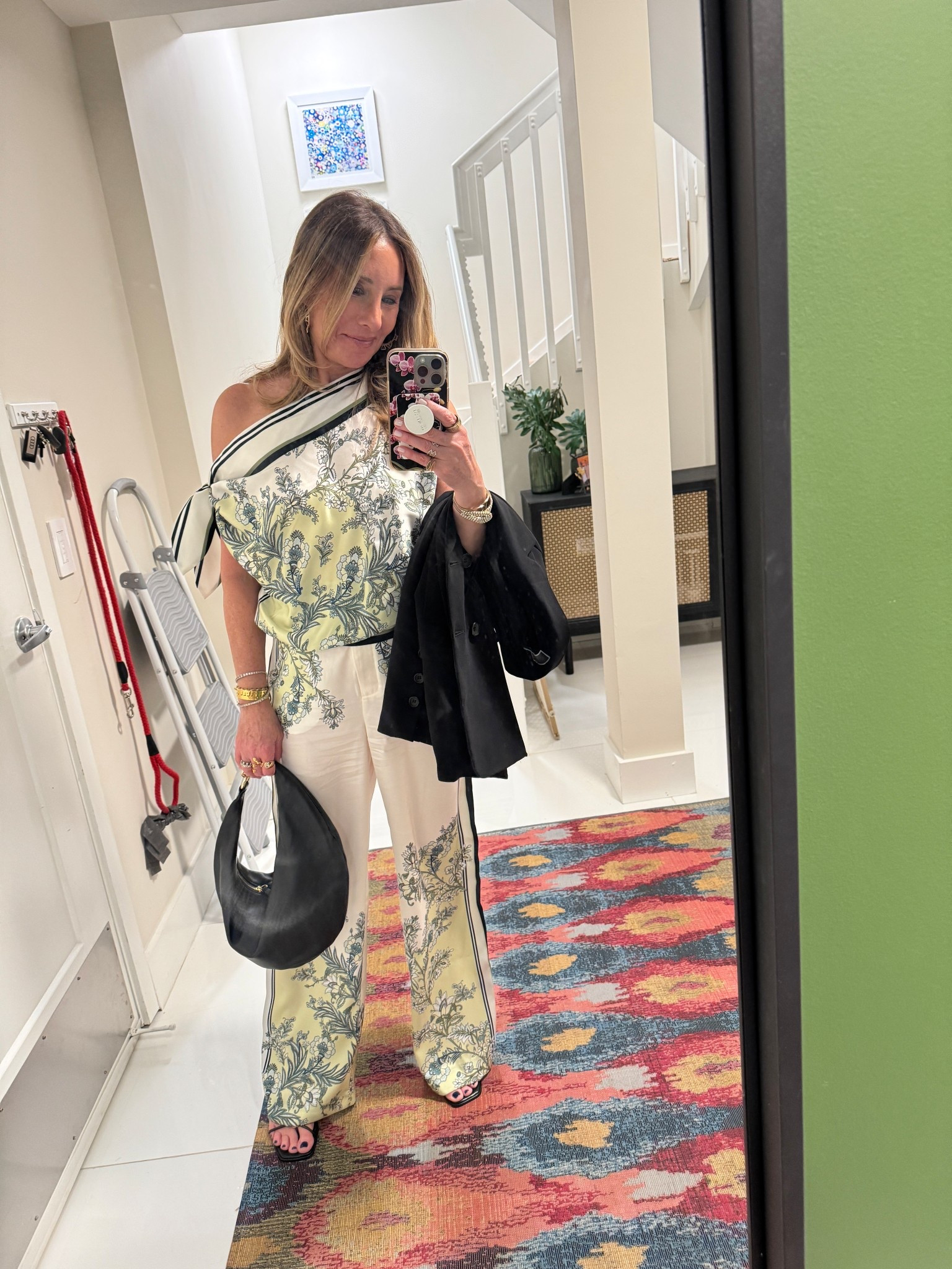 I felt so great when I was wearing this set. I needed to have the pants hemmed, because I’m 5‘4“, and that lost the darker band around the bottom. I actually like it better this way because I think it is more leg lengthening. Don’t let things like that scare you from having your pieces tailored. Sometimes it turns out better.

#LTKootd #LTKgrwm