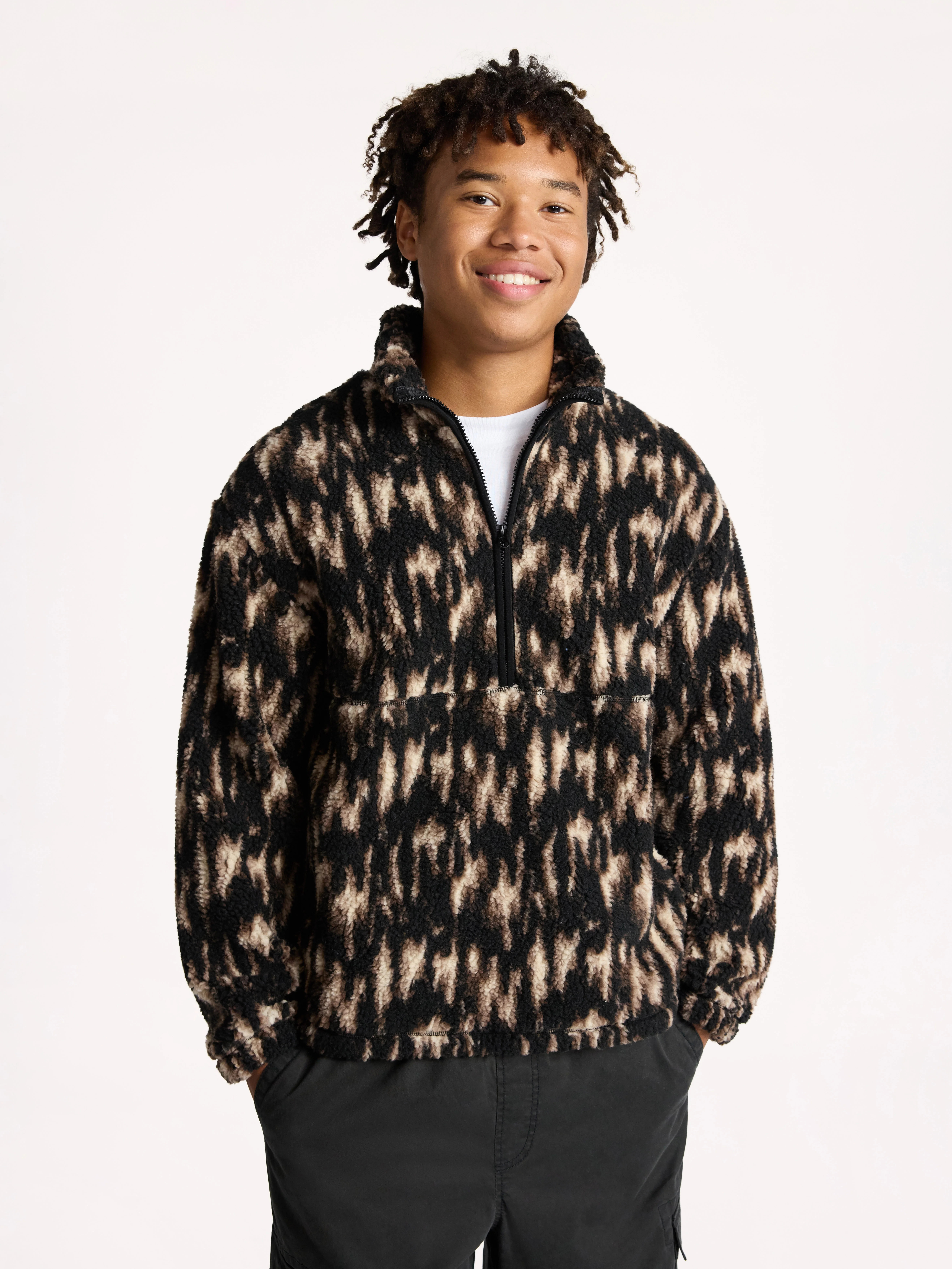 No Boundaries Faux Shearling Quarter Zip Pullover, Men’s | Walmart (US)