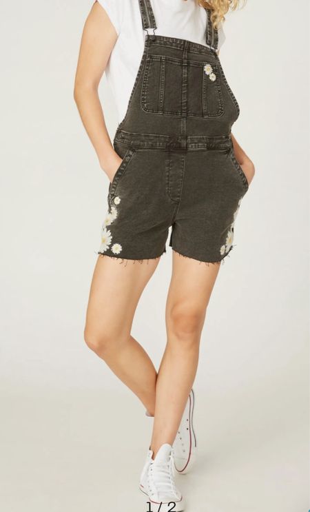 Daisy Daydream Embroidered Overalls
Driftwood
Current Price $74.97
(55% off)55% off.
Comparable value $168.00

#LTKfindsunder100 #LTKsalealert