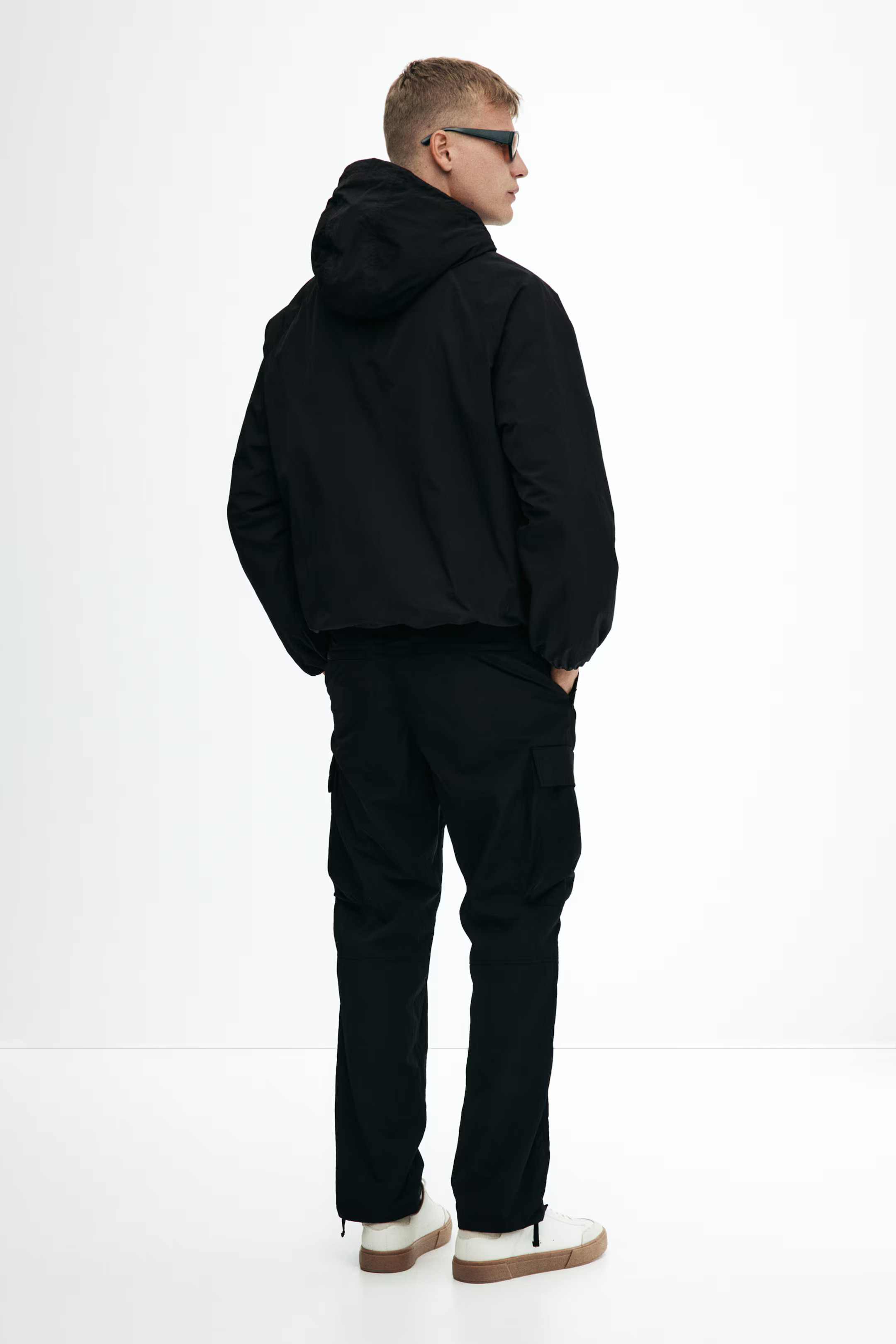 Loose Fit Nylon windbreaker - Black - Men | H&M GB | H&M (UK, MY, IN, SG, PH, TW, HK)