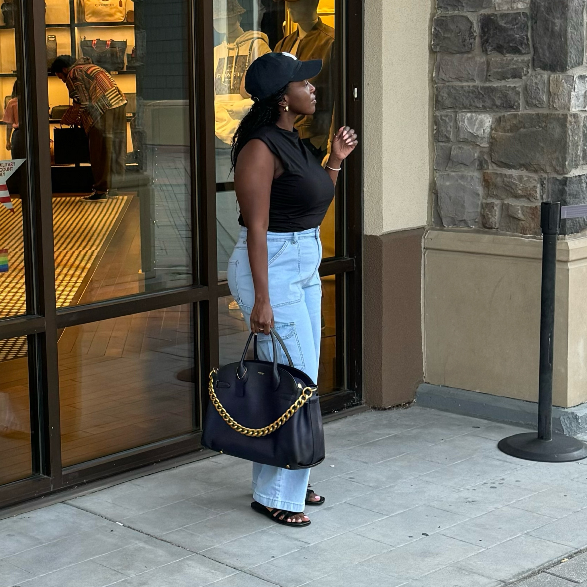 My new baby 😍
The coach empire bag size 40 
Navy 


#LTKItBag #LTKStyleTip #LTKWorkwear