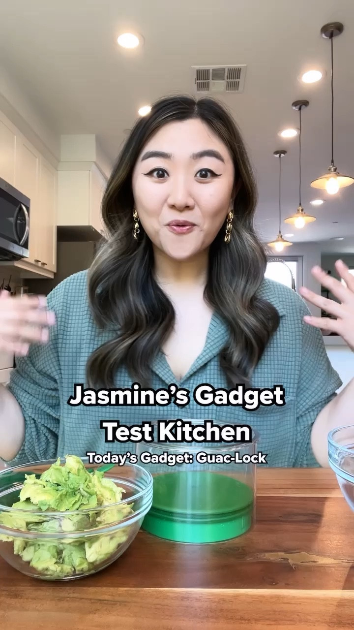 I tested this Guac-lock! It claims to make my guacamole stay fresh and it worked! I'm never going to worry about having leftover guac anymore! The kitchen tools that I used are linked below!
#foodblog #kitchenessentials #storagehack #mealprep

#LTKhome #LTKVideo #LTKGiftGuide