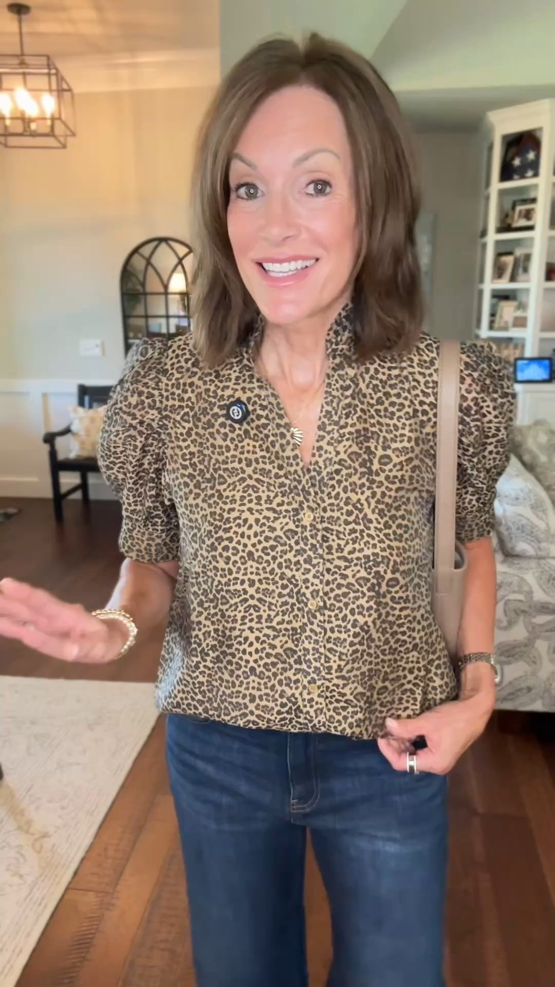 Leopard puff sleeve top - medium 
Wide leg jeans with lots of stretch / size 29

Casual style
Fall style 
Fall transition

#LTKMidsize