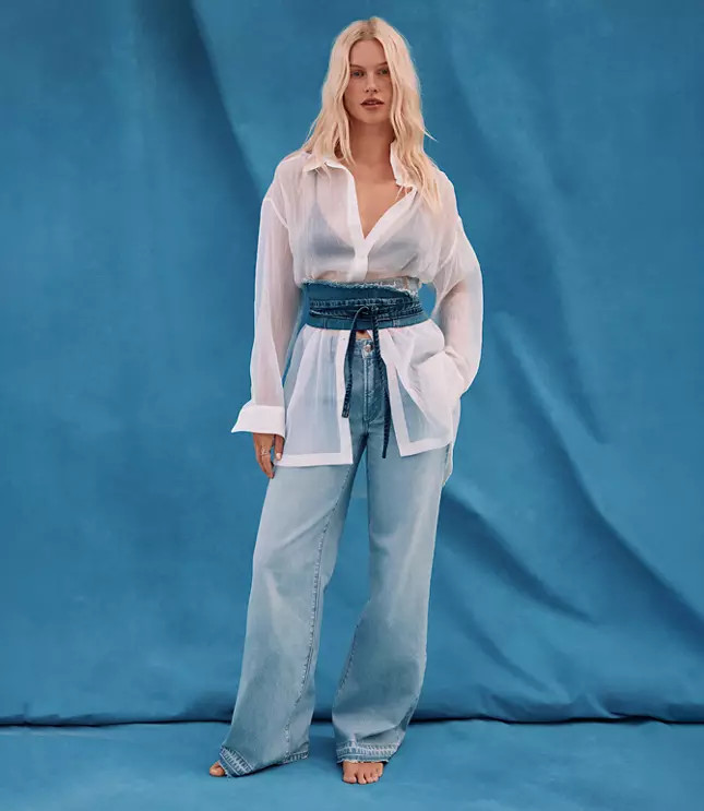 Rivete Unpicked Mid Rise Wide Leg Jeans in Vintage Light Was | LOFT