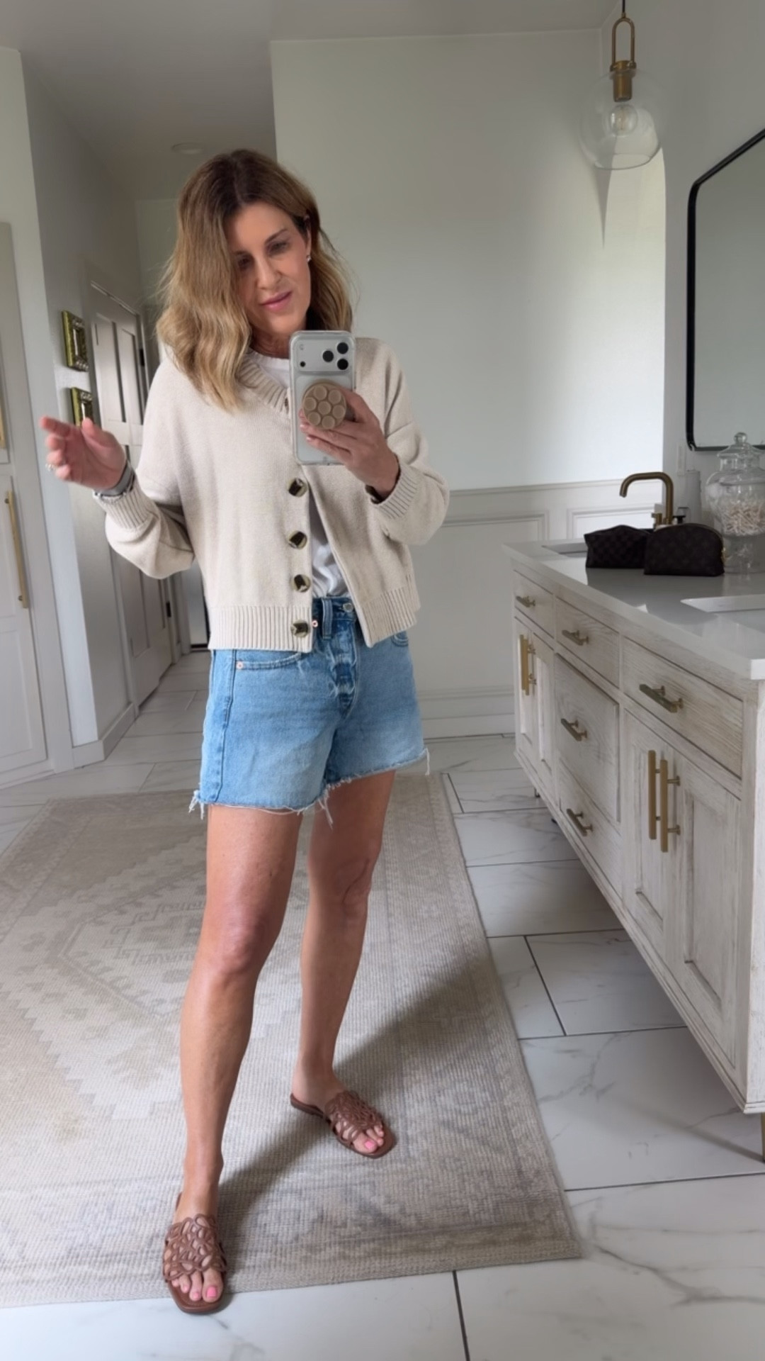 Size 4 shorts in medium wash
Medium tee
Small cardigan  

#LTKOver40