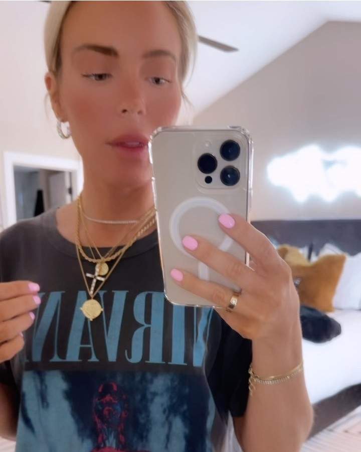 THE JEWELRY EDITION PT 2! Keep on layering, just switch it up 😉 Some more of my FAVORITE/staple jewelry pieces I wear SO often to dress up a comfy ‘fit or to add some jazz to my work fits! ☀️
Xoxo,
CeCe 🌸

#LTKFindsUnder50 #LTKStyleTip #LTKBeauty