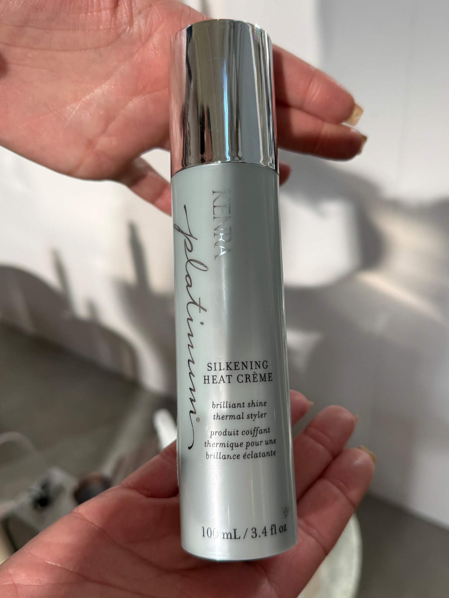 This product made my hair insanely shiny and smelled SO GOOD 