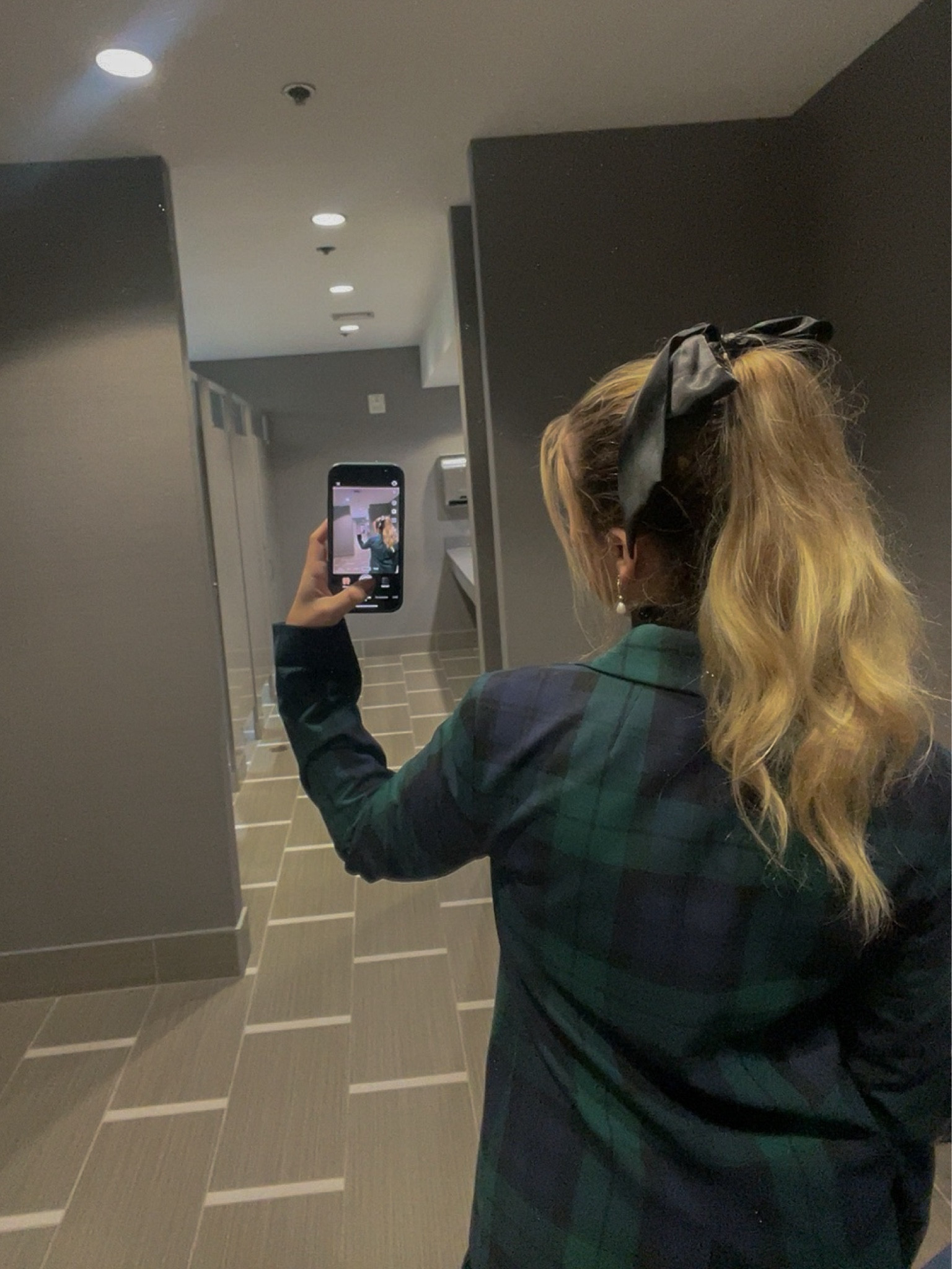 Holiday hair inspo🖤

#LTKSeasonal #LTKbeauty #LTKHoliday