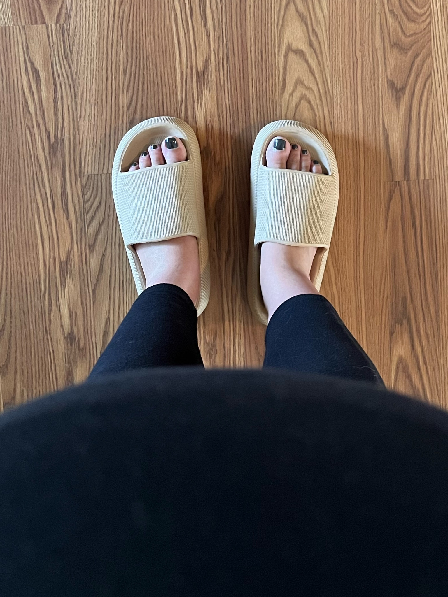 best pregnancy house shoes! 

#LTKshoecrush #LTKbaby #LTKbump