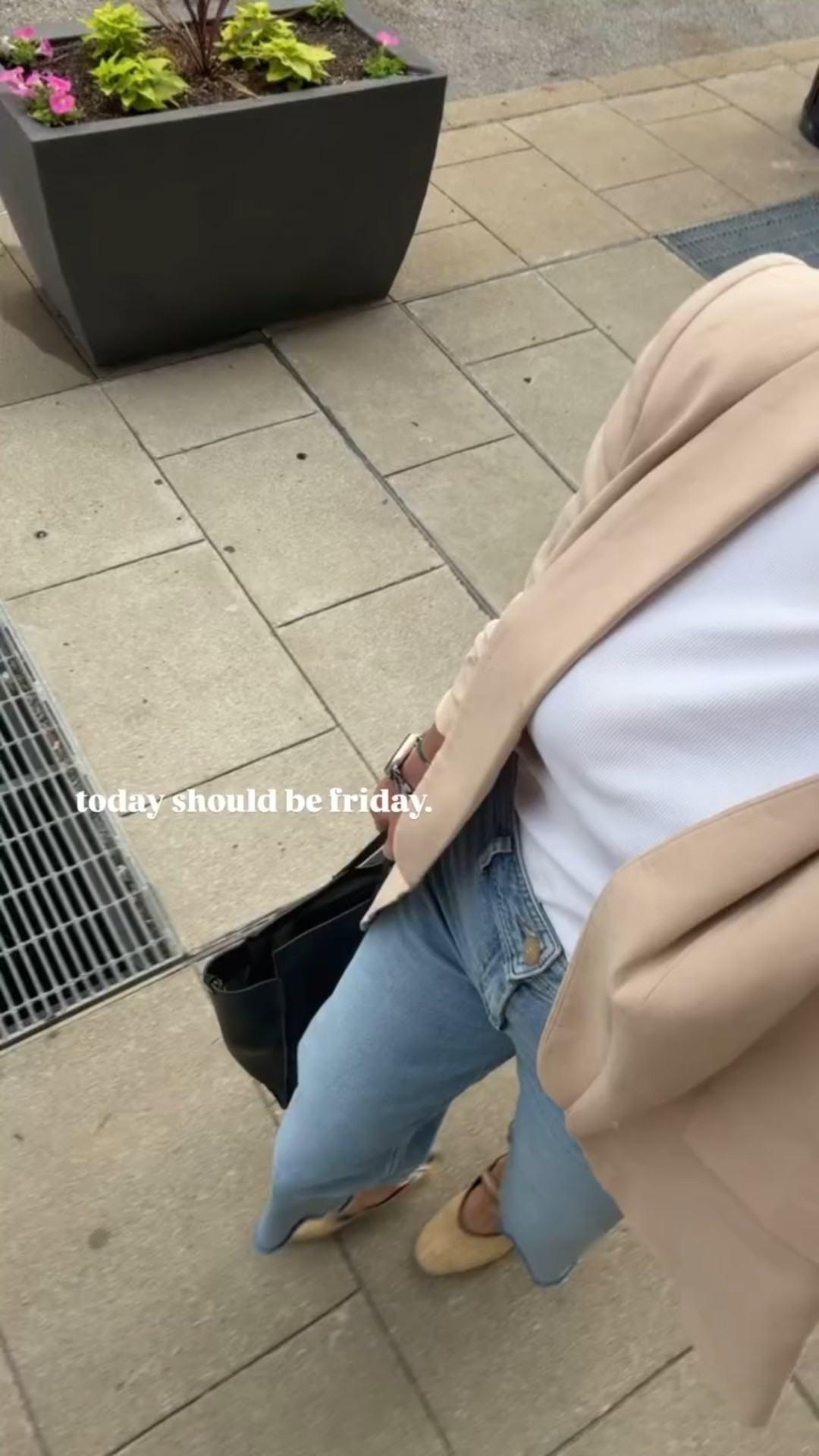 The best H&M blazer and flats 

#LTKOver40 #LTKFindsUnder50