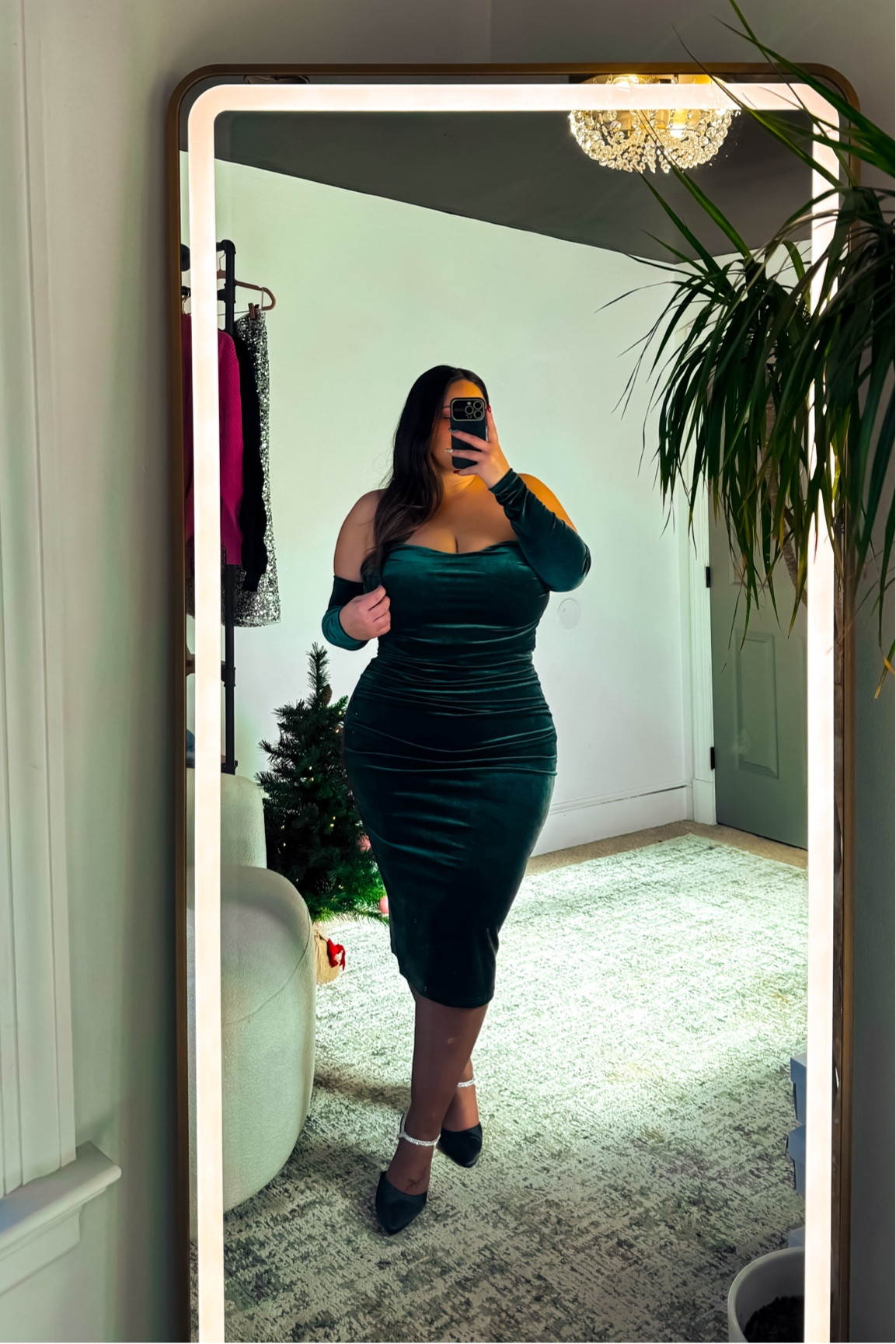 Green Christmas dresses from Amazon on a curvy midsize body! 

this dress is truly a 10/10 … I only dock 1 point because it has pads in the bust that would need to be cut out, and the sleeves move around a bit without fashion tape. Still STUNNING and so so affordable. 

Size XL, tights size XXL, bra size XXL

#holidaystyle #midsizestyle #chicstyle #amazonstyle #christmasvibes #affordablestyle