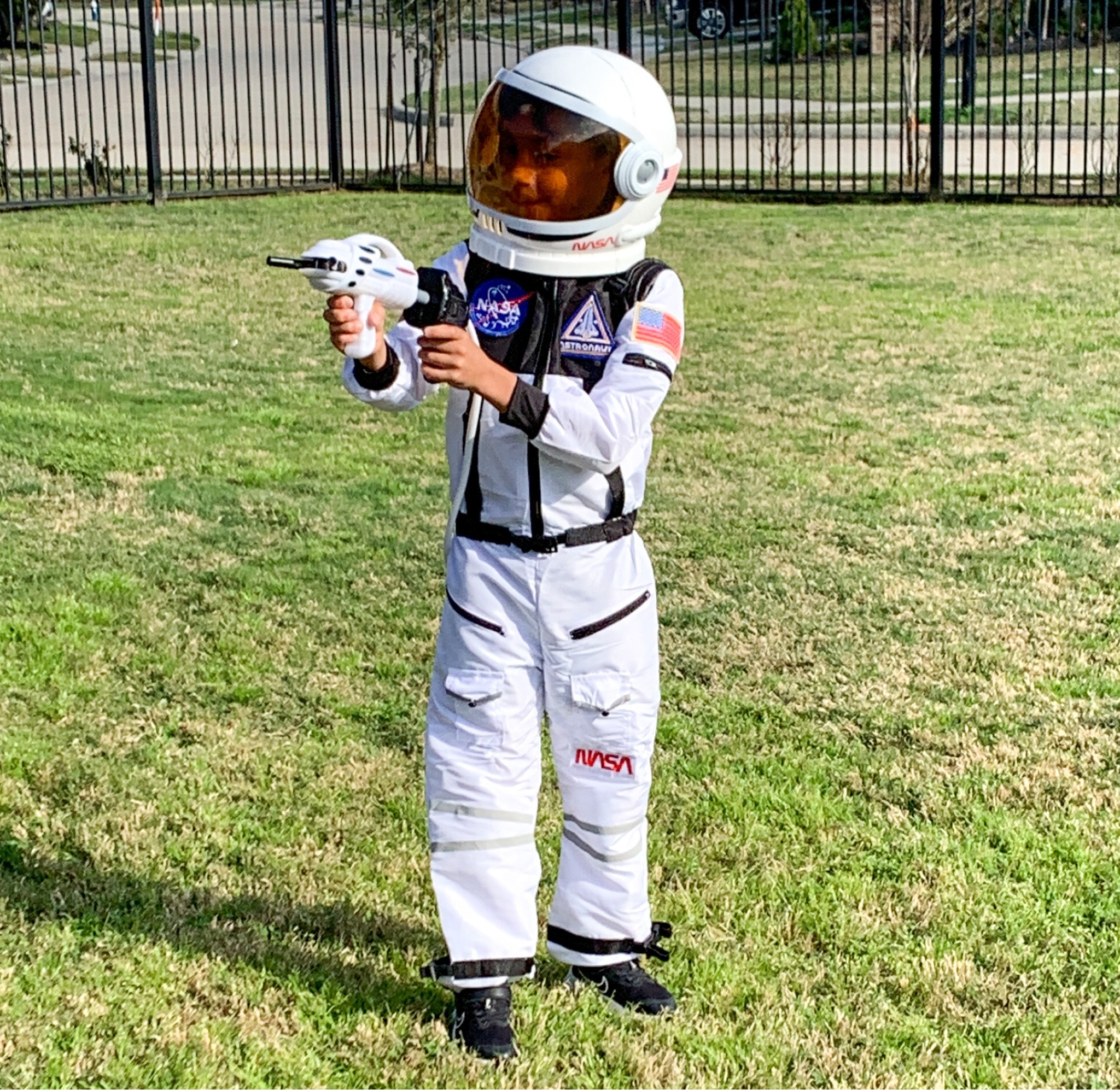 Astronaut spacesuit #Spacesuit #Astronaut #Toys #Kids #BirthdayFun

#LTKkids
