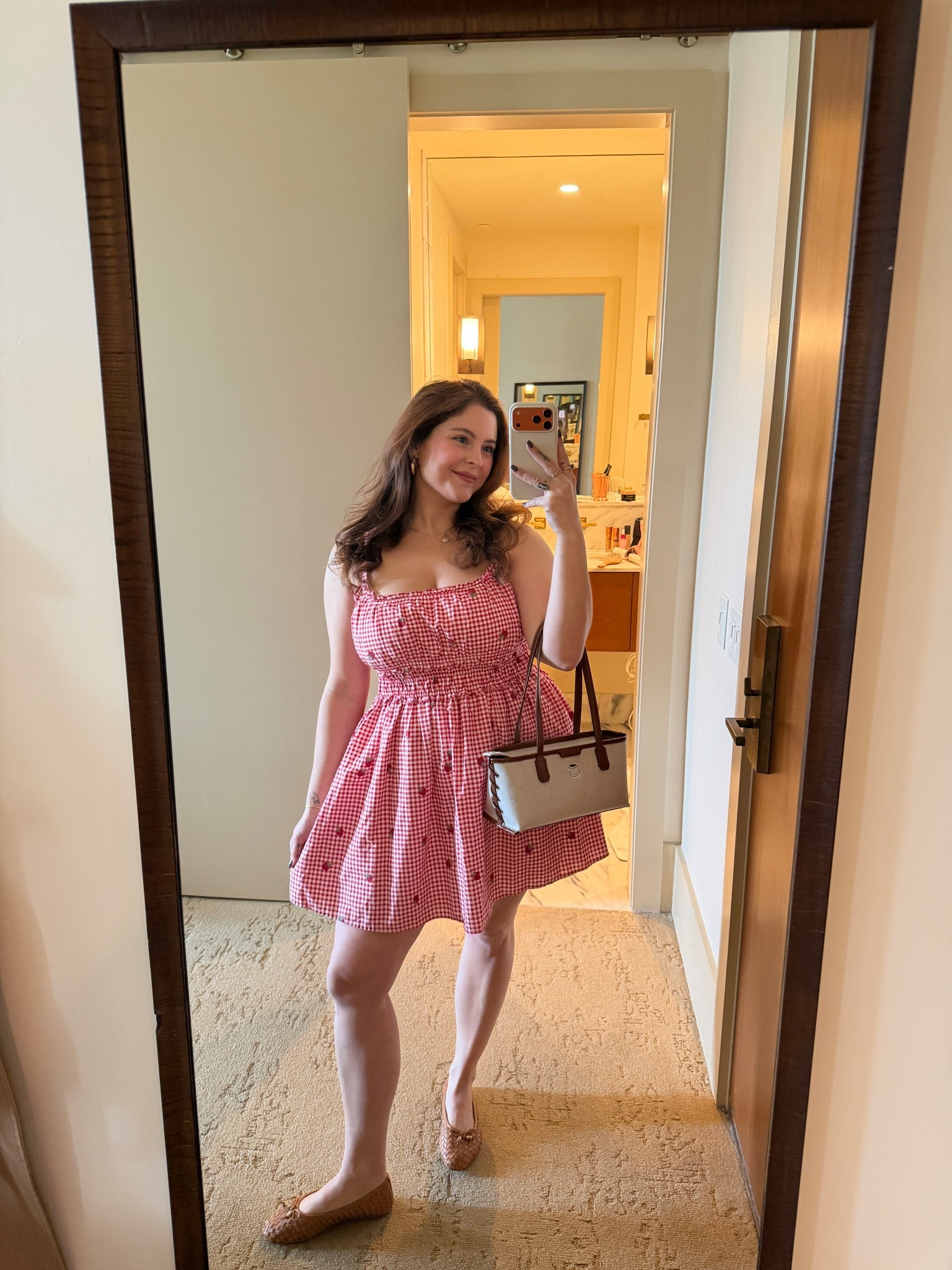 Abercrombie red gingham strawberry dress size L

Calpak shoulder bag

#LTKmomlife #LTKMidsize #LTKgrwm