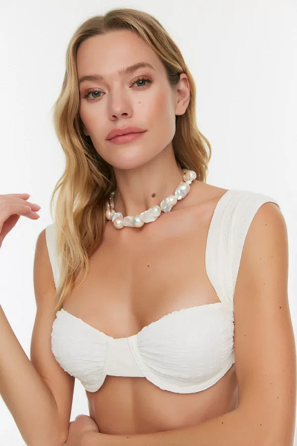 Trendyol Collection Braut-Bikinioberteil mit Balconette-Struktur in Ecru und Gingham-Muster TBESS... | Trendyol DE