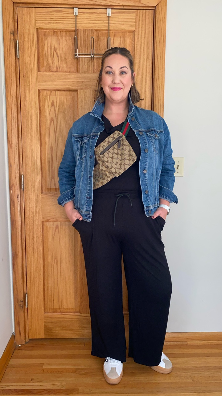 #gifted @zesica_official 
•
Take lounge wear and make it everyday wear 🤩
•
If you’re looking for an elevated lounge set that you can wear on the couch and to the store,
Comment “LOUNGE” and I’ll send ya link for this one!