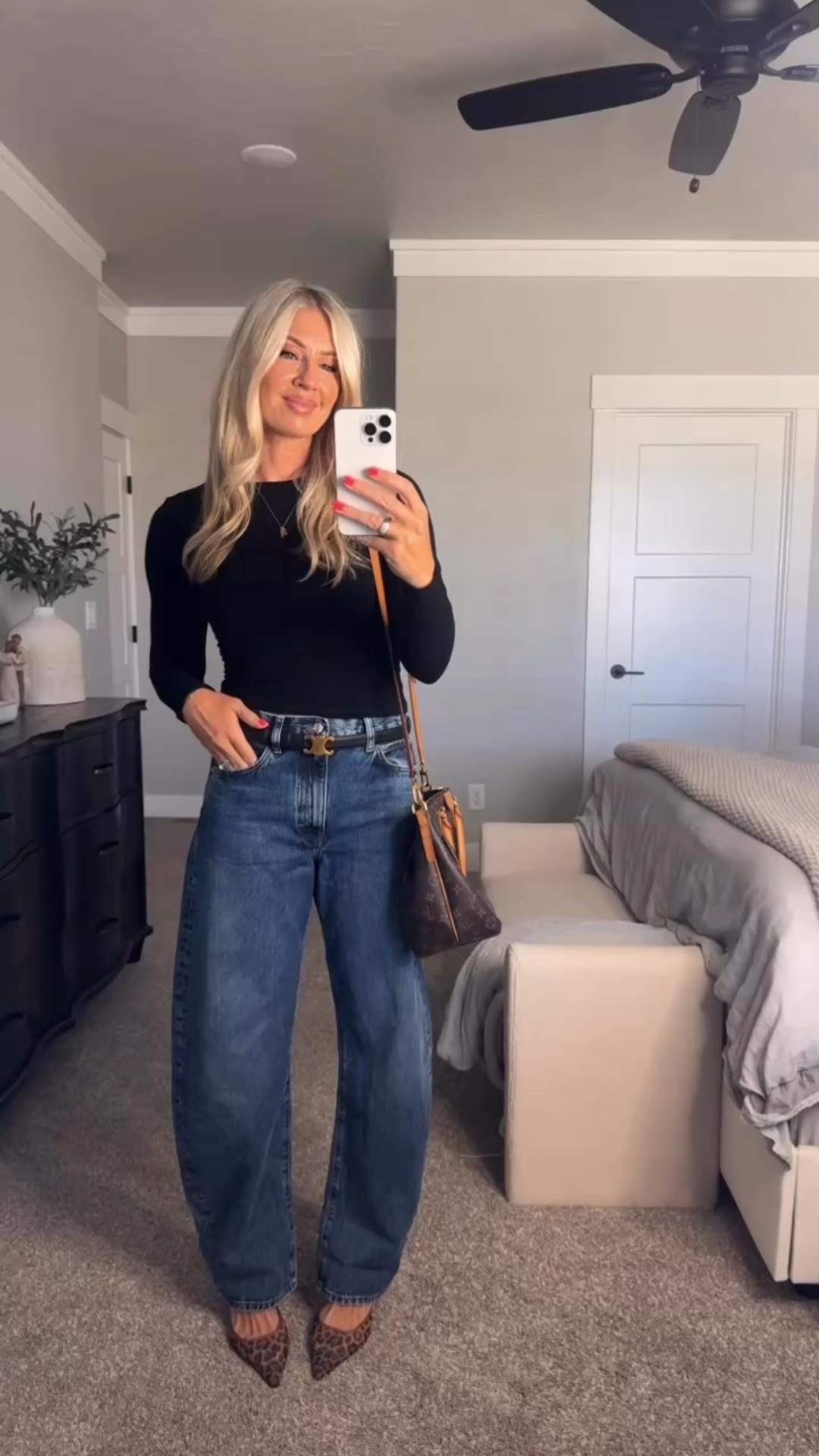 Bubble barrel jeans 
Kitten heels 
Basic black top 
Fall outfit idea 
Thanksgiving outfit idea 

#LTKFindsUnder50 #LTKSeasonal #LTKStyleTip