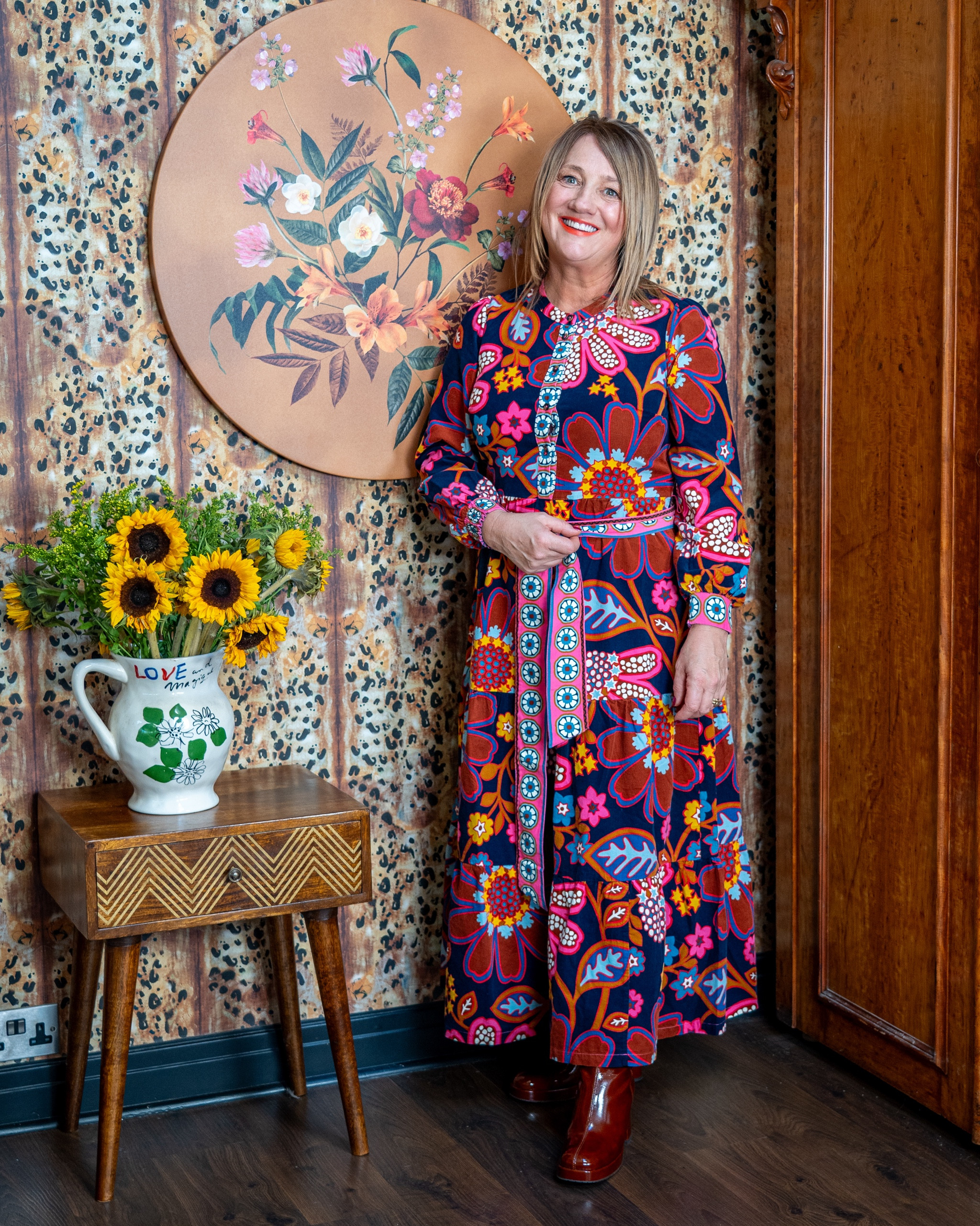 I feel fab in this dress

It’s nicely fitted at the top with a lovely swish to the skirt 

Also has a lovely belt which can be worn to give a lift to any outfit 

Beautiful soft baby cord 

I went for size 14 Petite 

#LTKuk #LTKautumn #LTKover50style