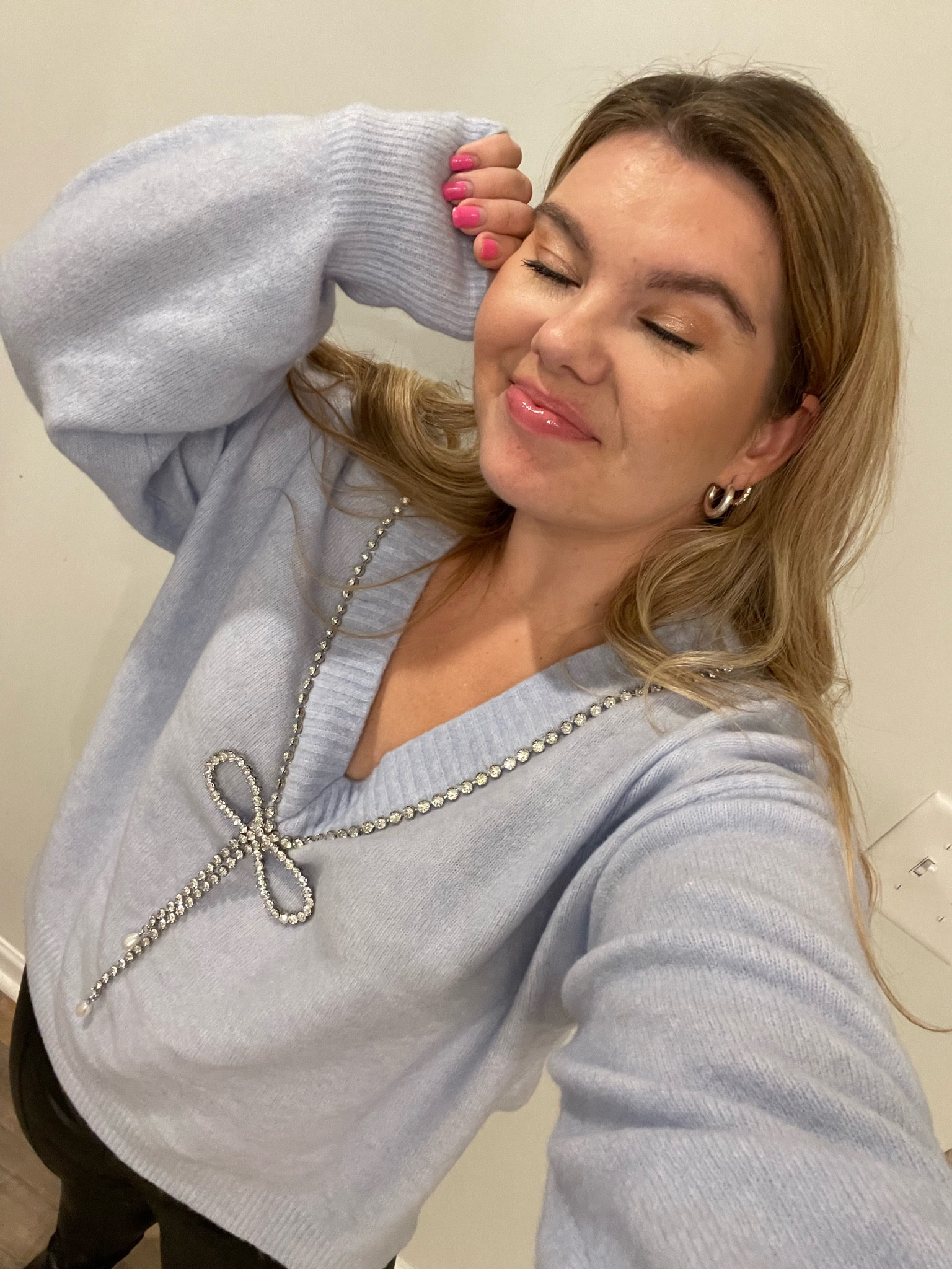 Baby blue bow sweater from express outlet! Linked a similar option below! 🩵 #bluesweater #bowsweater #bluebowsweater #express #holidayoutfit #cutebowsweater #bowtrend

#LTKmidsize #LTKCyberWeek #LTKHoliday