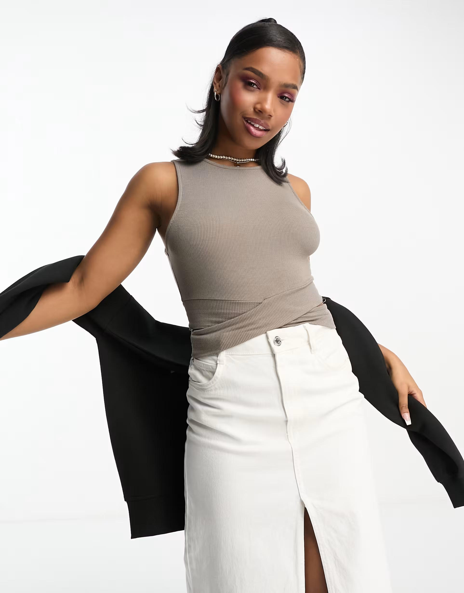 Pull&Bear crossed strap detail racer tank top in gray | ASOS (Global)