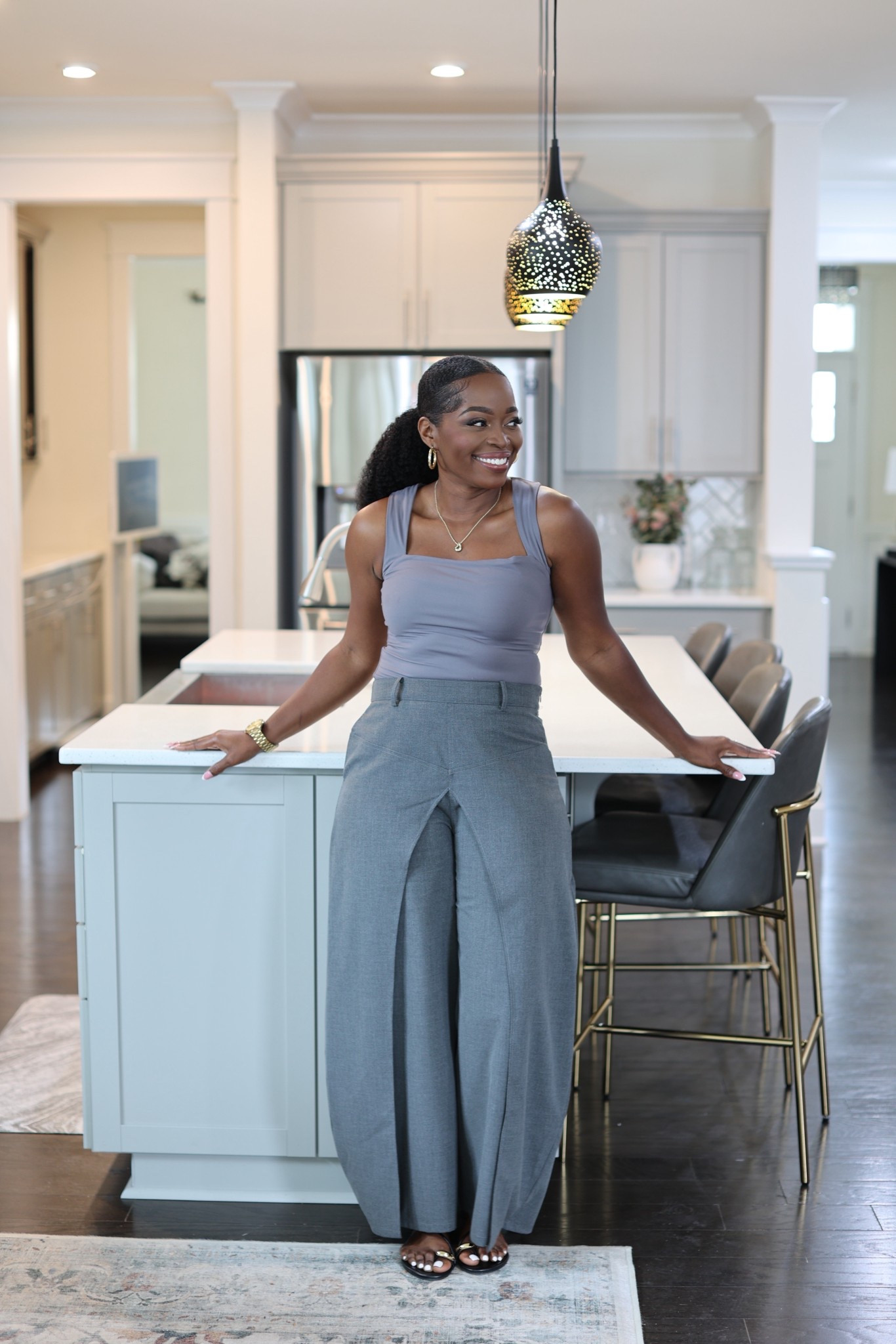 Grey monochromatic look🩶 trousers and grey top.

#LTKU #LTKStyleTip #LTKMidsize