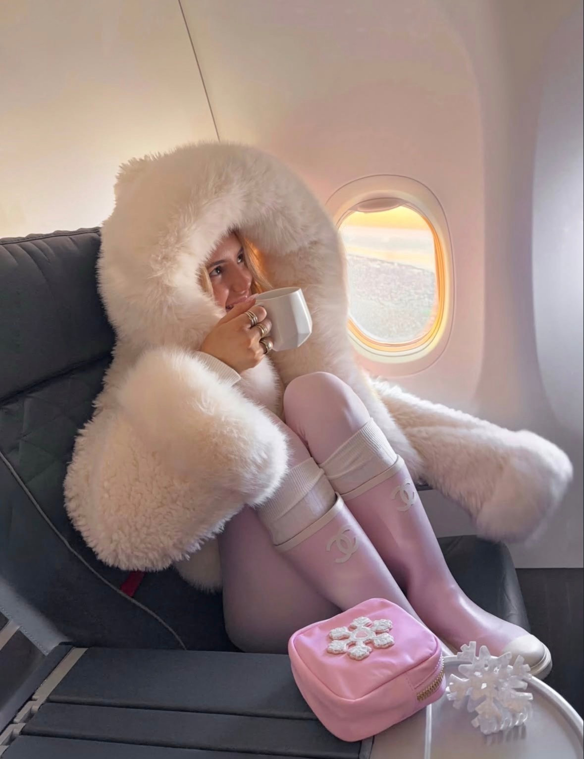 Traveling during the holiday season > ✈️❄️🎀

Faux fur jacket, faux fur hoodie jacket, pink leggings, soft girly outfit, Pilates outfit inspo

#LTKgrwm #LTKActive #LTKootd