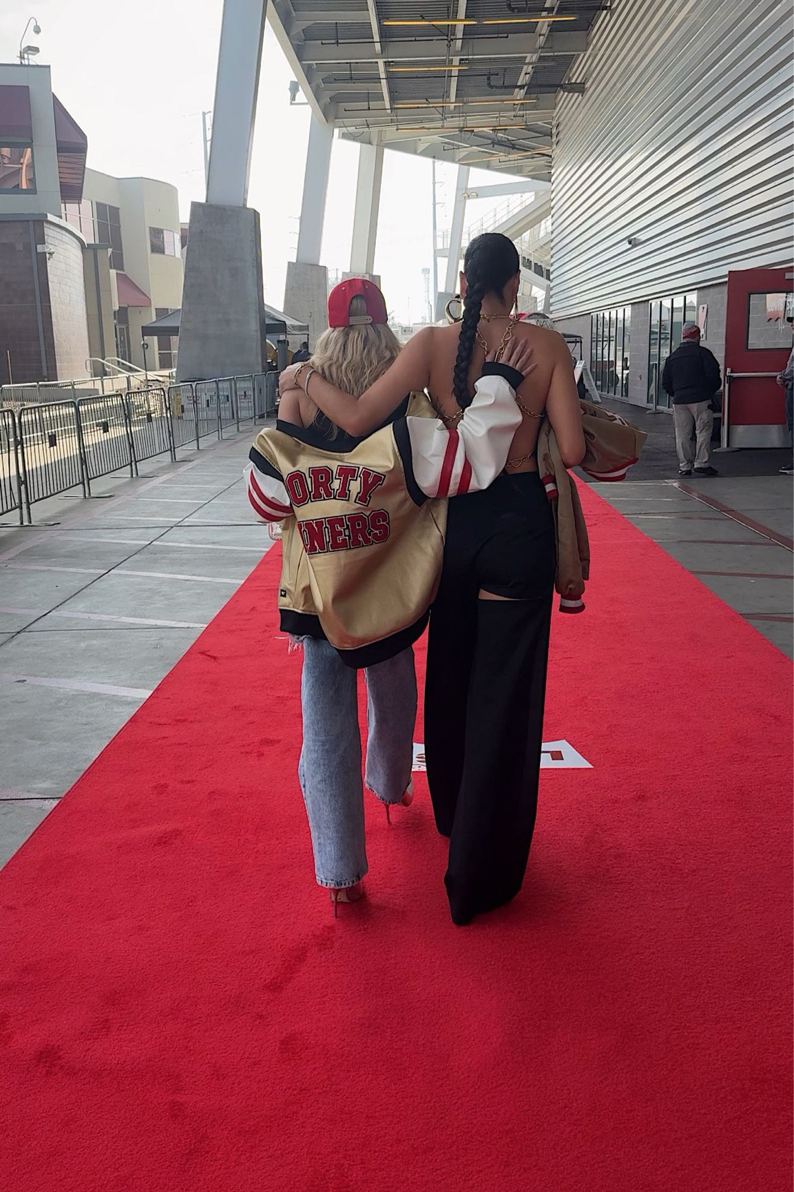 Game day, Niners style 🏈 Claire nailed the sleek and sexy look, and I went with the oversized vintage vibe. Let’s go Niners! 🏈♥️💛 @clairekittle #49ers #NFL

#LTKSeasonal #LTKStyleTip #LTKActive