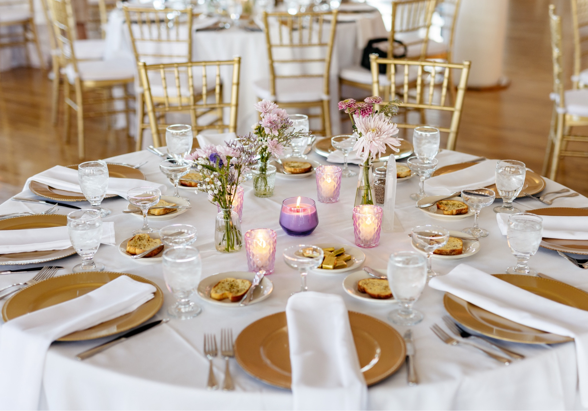 Simple wedding centerpieces 

#LTKFindsUnder50 #LTKWedding #LTKParties
