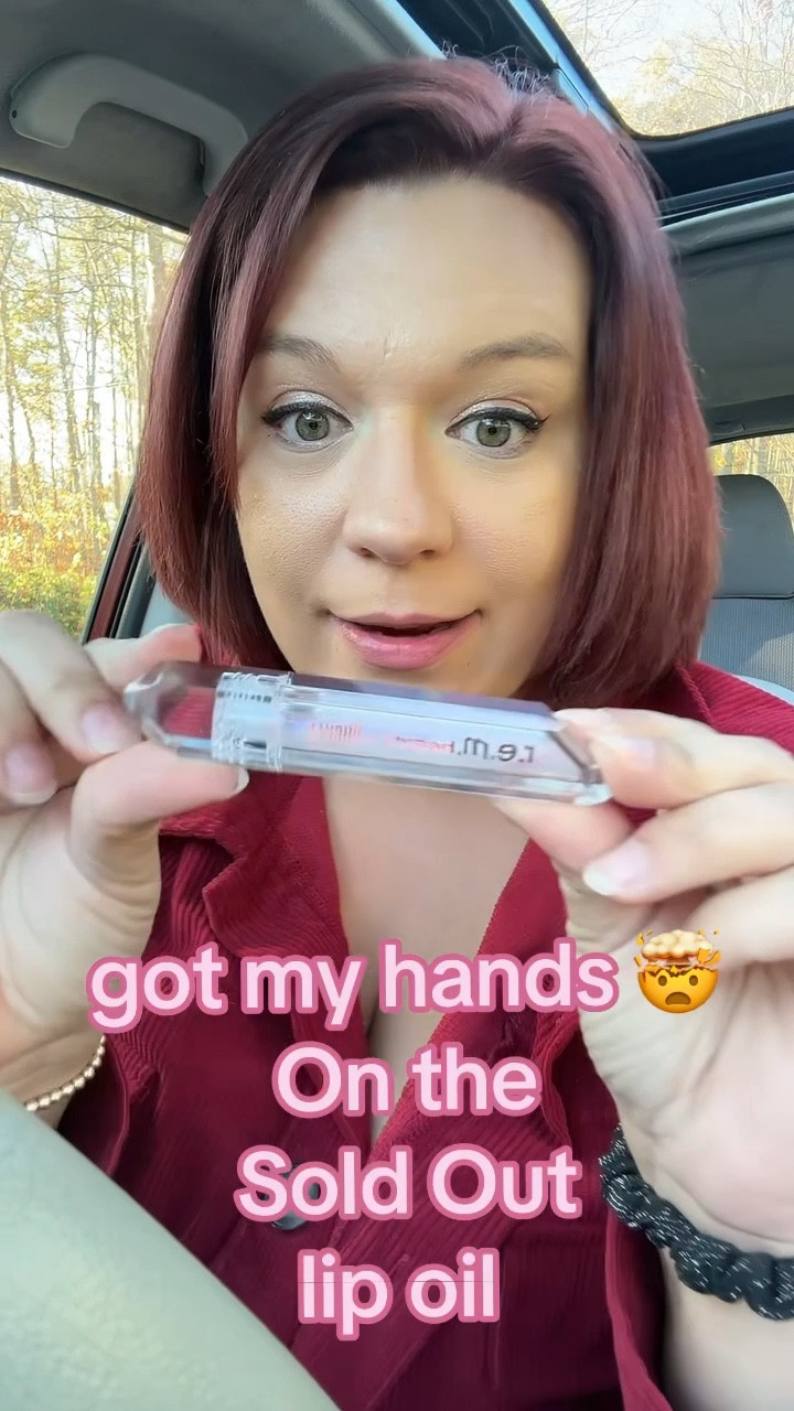 wicked obsessed with @r.e.m.beauty 
💋 so popular PH adaptive lip oil 🫧

I picked mine up at @ultabeauty beauty in the fragrance set and I’m glad I did because I love both the r.e.m & r.e.m2.0 scents 🖤 


#LTKGiftGuide #LTKBeauty #LTKHoliday