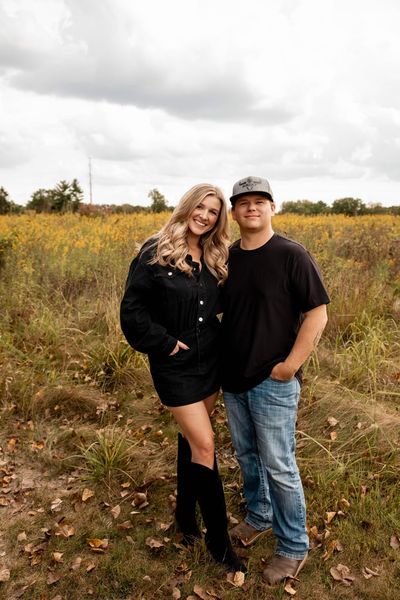 family pics fit 🖤

#LTKU #LTKMidsize #LTKFamily