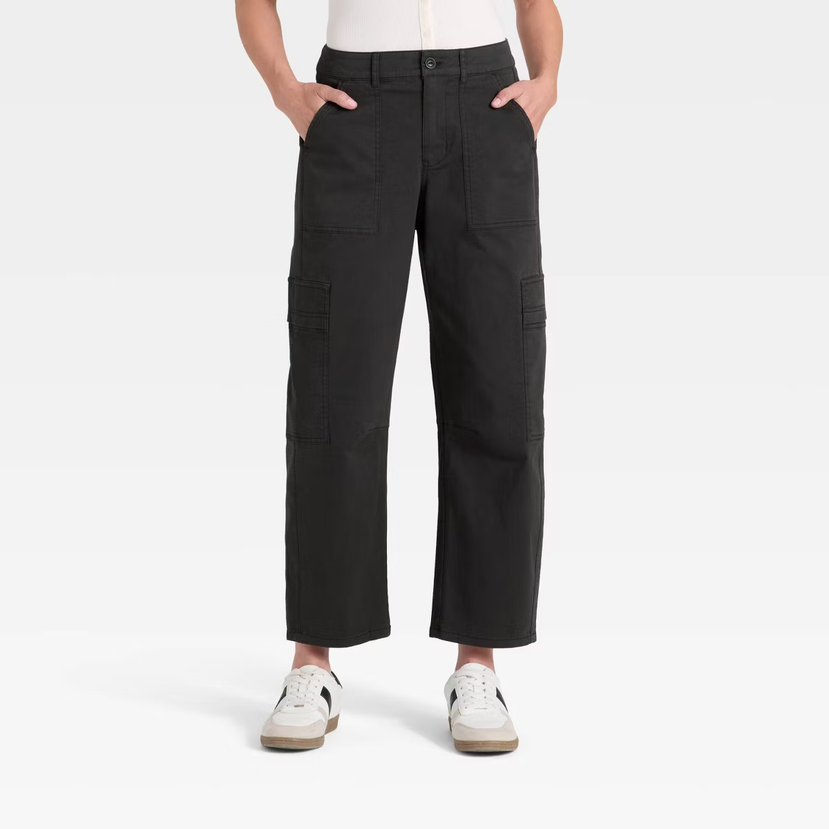 Women's Mid-Rise Barrel Leg Cargo Pants - Universal Thread™ Black 2 | Target