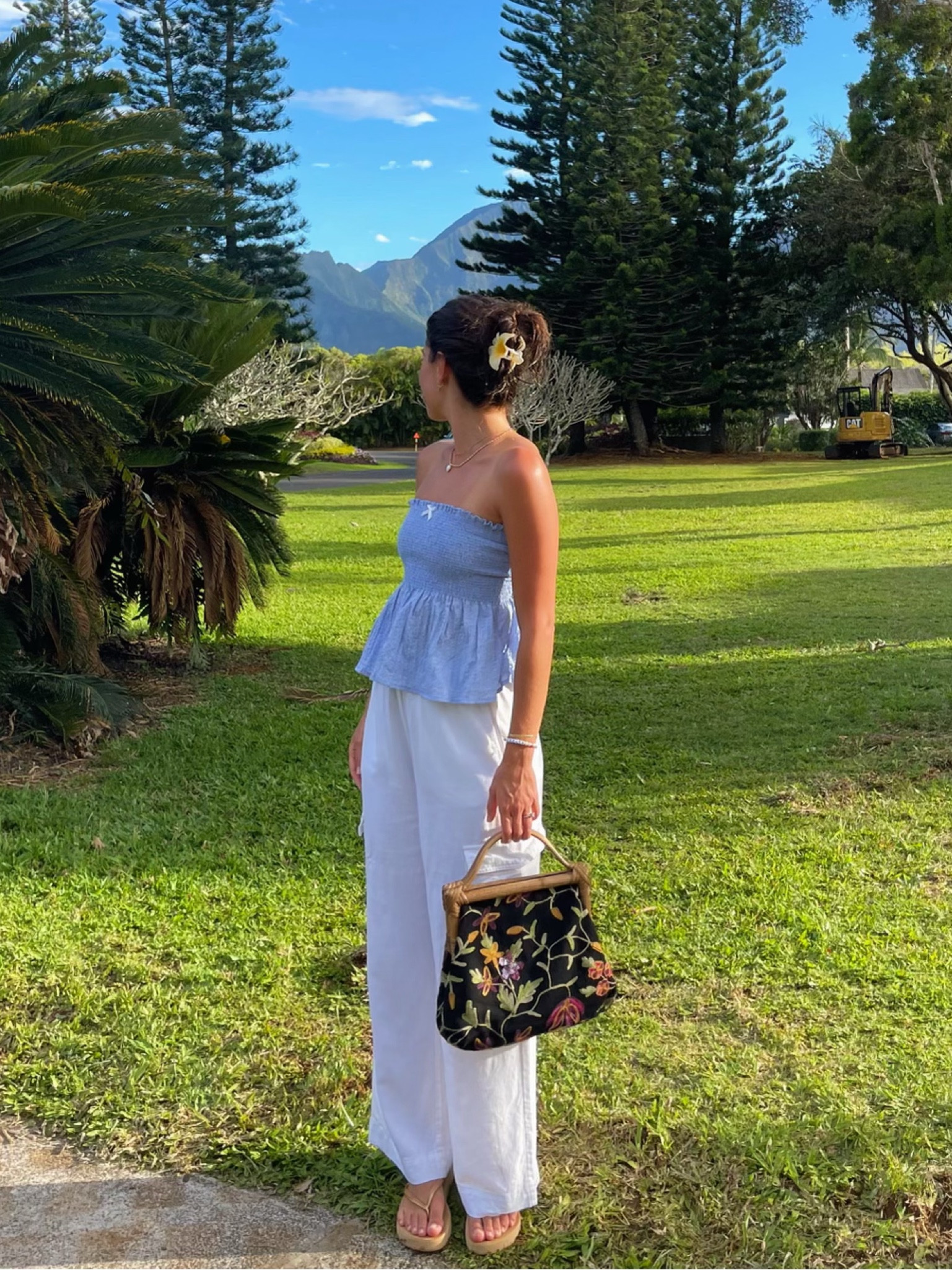 full outfit linked - wearing xs in top & bottoms! purse is vintage, designer is Sarah’s bags.

greybandit code is always viv15



#LTKSeasonal #LTKfindsunder100 #LTKstyletip