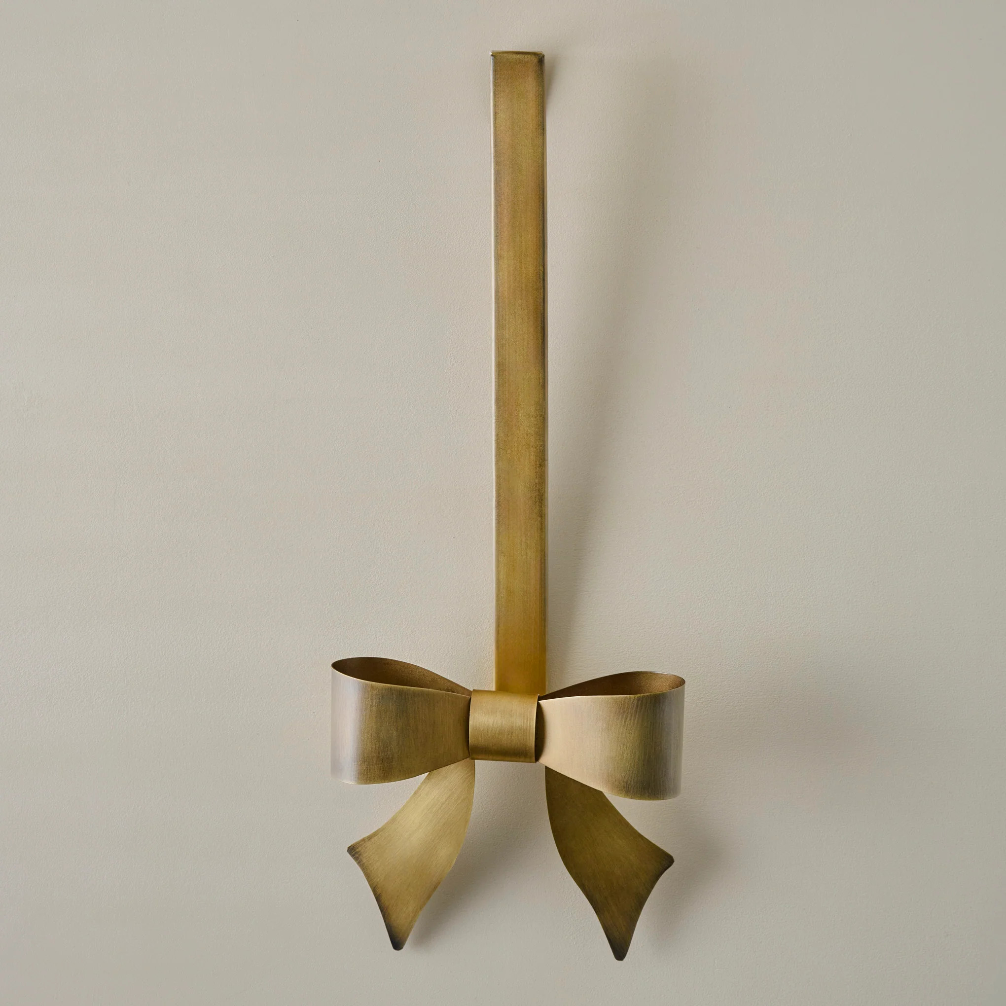 Clara Brass Bow Wreath Hanger | Magnolia