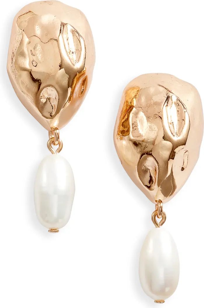 Nodstrom Hammered Huggie & Cultured Freshwater Pearl Drop Earrings | Nordstrom