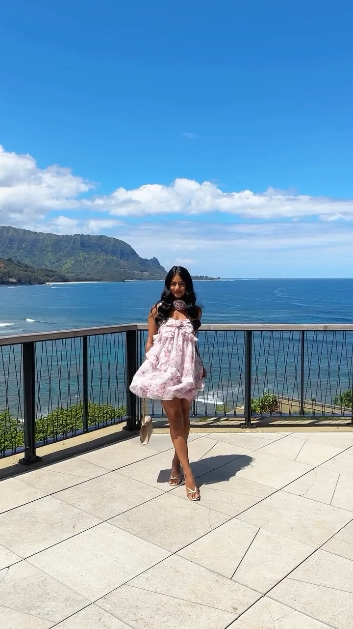 mentally still in this dream 💭⁣🌸
⁣
⁣
⁣
⁣
⁣
⁣
⁣
#outfitinspo #outfitideas #vacationoutfits #hawaii #kauai #1hotelhanaleibay #fashion