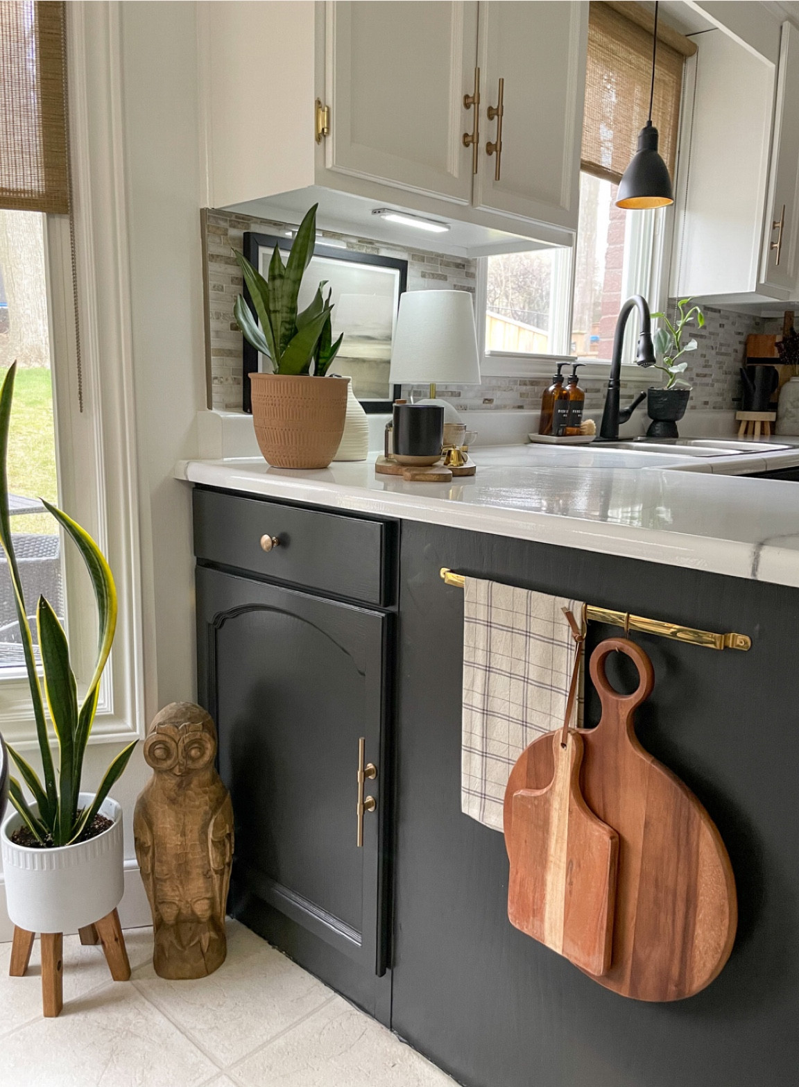 Rechargeable under cabinet lighting!

Rechargeable lighting, under cabinet lighting, lighting, mood lighting, kitchen lighting, affordable lighting  

#LTKstyletip #LTKhome