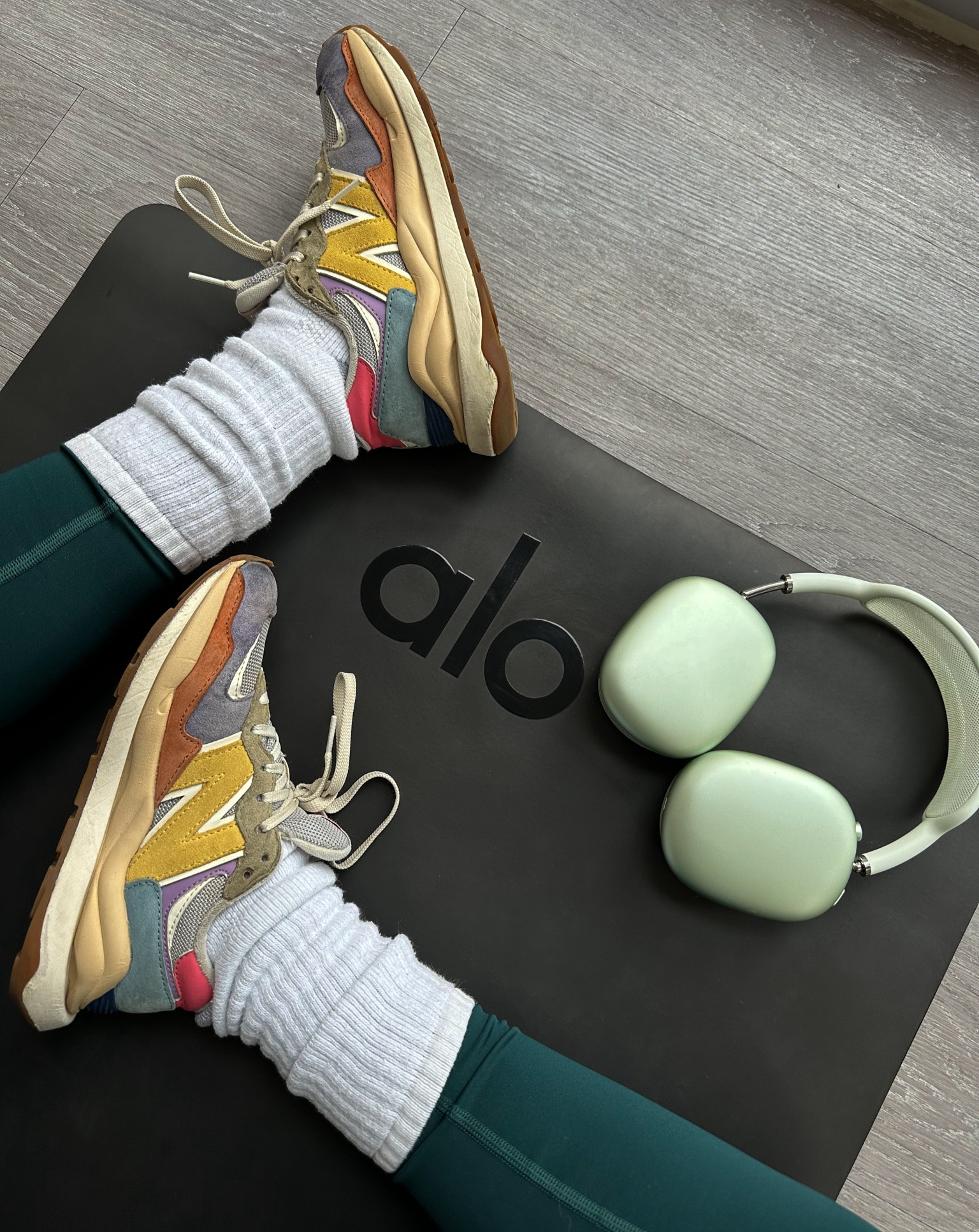 daily movement outfit


Alo yoga 7/8 airlift leggings, walking outfit, active, fitness, lululemon, new balance, 

#LTKActive #LTKFitness #LTKSeasonal