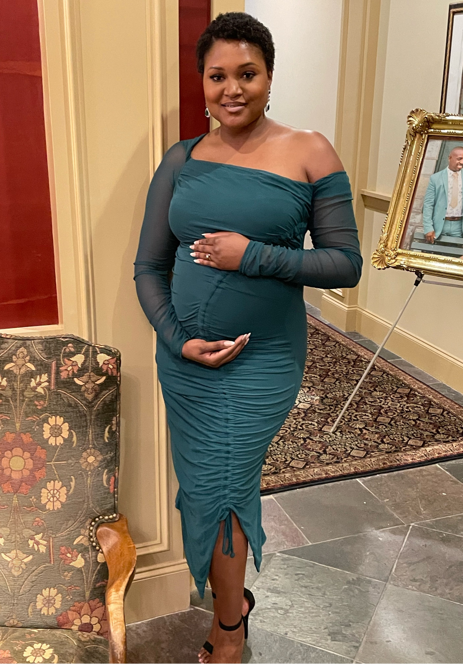 This dress is a showstopper and the fact that it’s a maternity dress that I couldn’t wait to wear after the bump, speaks volumes! Who said maternity dresses had to be boring? Certainly not the designers at Club L London! 

I’m pictured here, 3 months pregnant at my cousin’s wedding in my #ClubLLondon dress and heels from #Windsors along with the star of the show, #thebump !

I felt super cute, comfy & flirty in this ruched maternity asymmetrical midi dressed finished off with a pair of sheer ruched long sleeves and drawstring down the center of  the dress to adjust the style of the dress however I choose.



#LTKwedding #LTKfindsunder100 #LTKbump