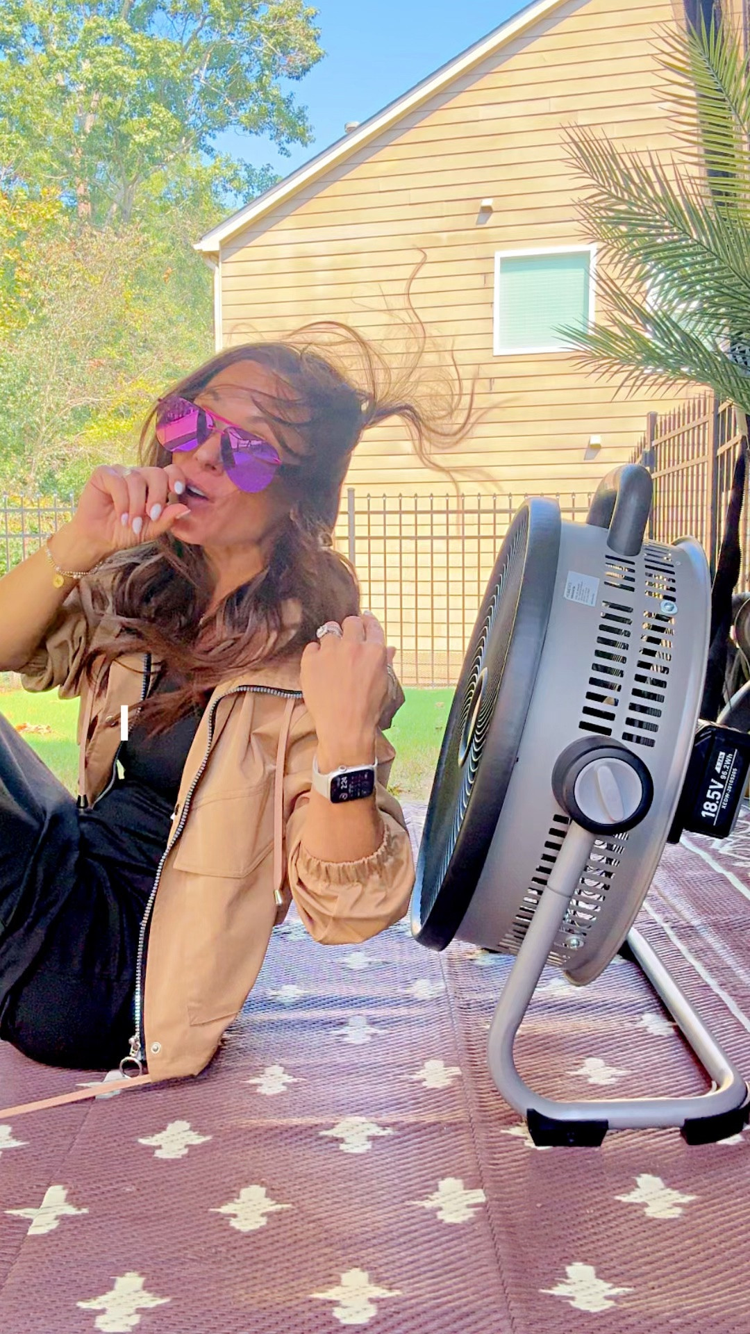 Okay… THIS is what I mean when I say a portable fan actually moves air. 😂💨

I did not expect this much airflow from a cordless fan, but this 20-inch industrial fan is no joke.

It has 6 speeds, powerful airflow, a 180° adjustable head, and a rechargeable battery that lasts up to 30 hours.

And because there’s no cord holding you to an outlet, you can take it to baseball games, camping trips, outdoor events, the patio, backyard, or anywhere else you need some serious airflow.

Because if I’m carrying a fan somewhere, I want to actually FEEL it. 😂

#OutdoorLiving
#PortableFan
#SummerEssentials
#SportsMomLife
#CampingGear
#AD