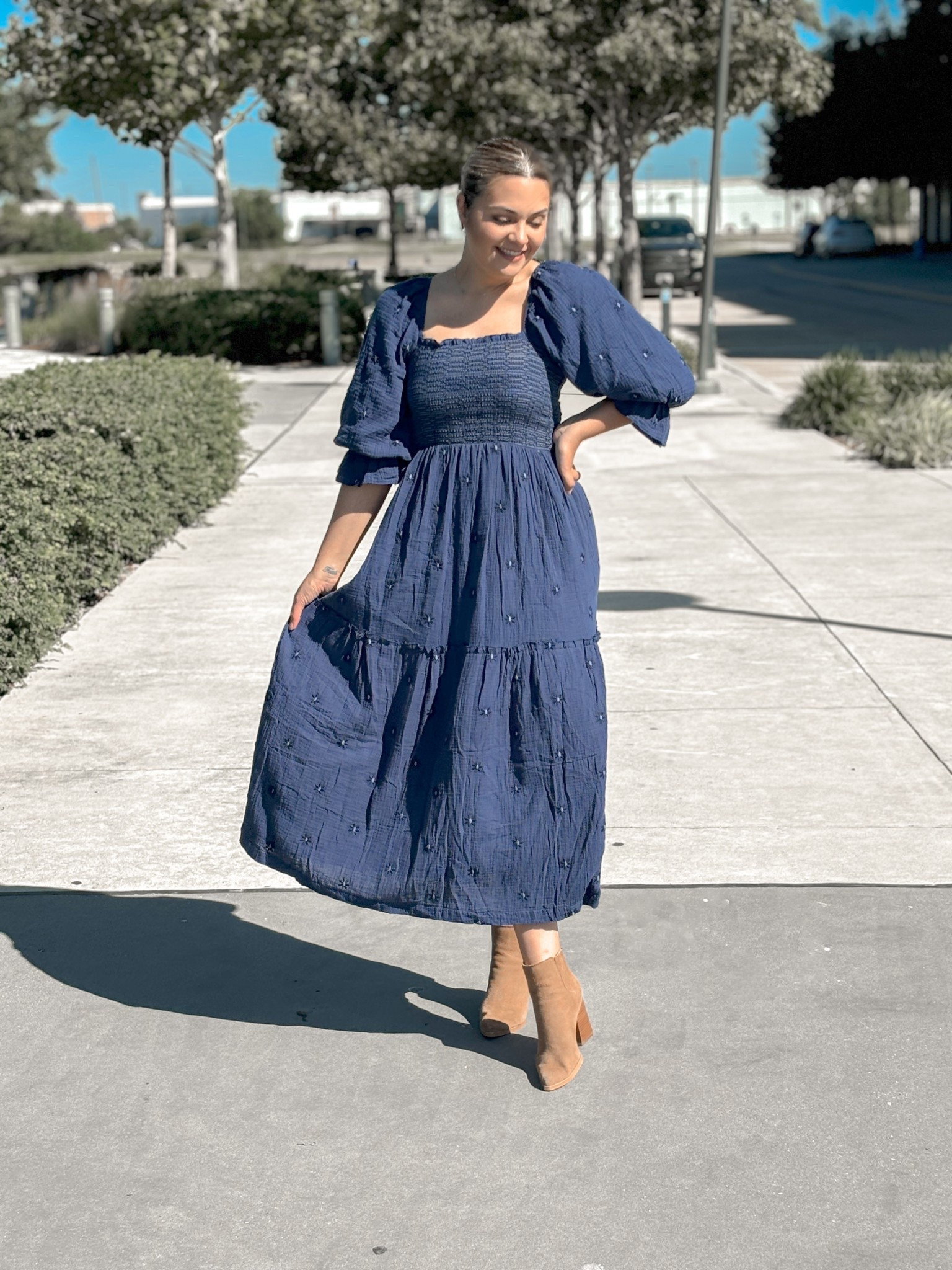 I’m obsessed with this dress for fall! It’s perfect for fall family photos! 

#LTKMidsize #LTKSeasonal #LTKStyleTip