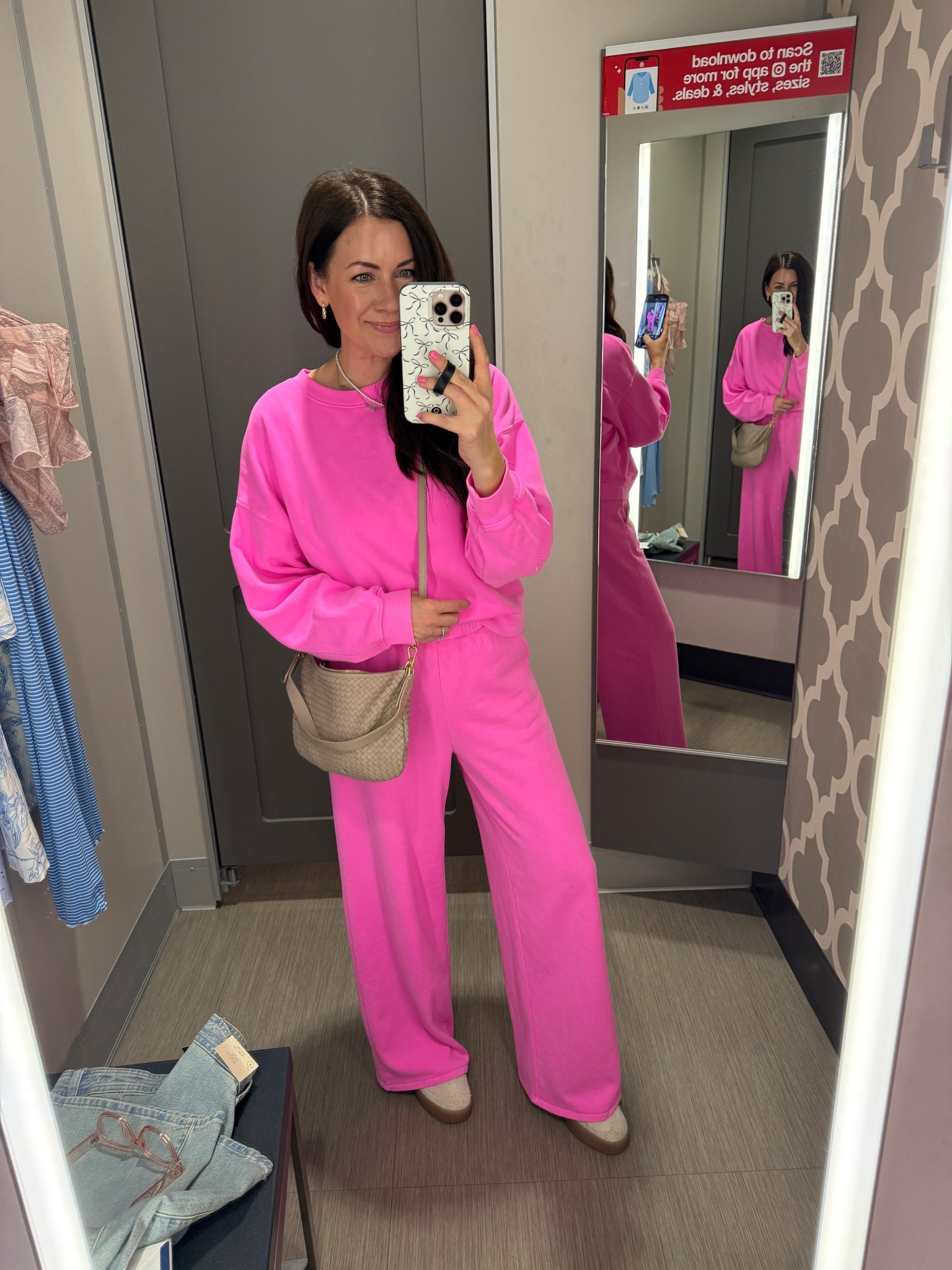 Can’t stop reaching for this matching set! Even traveled to Vegas in the car in it🩷
Small pullover
Xs sweats 

#LTKmomlife #LTKSaleAlert #LTKSeasonal