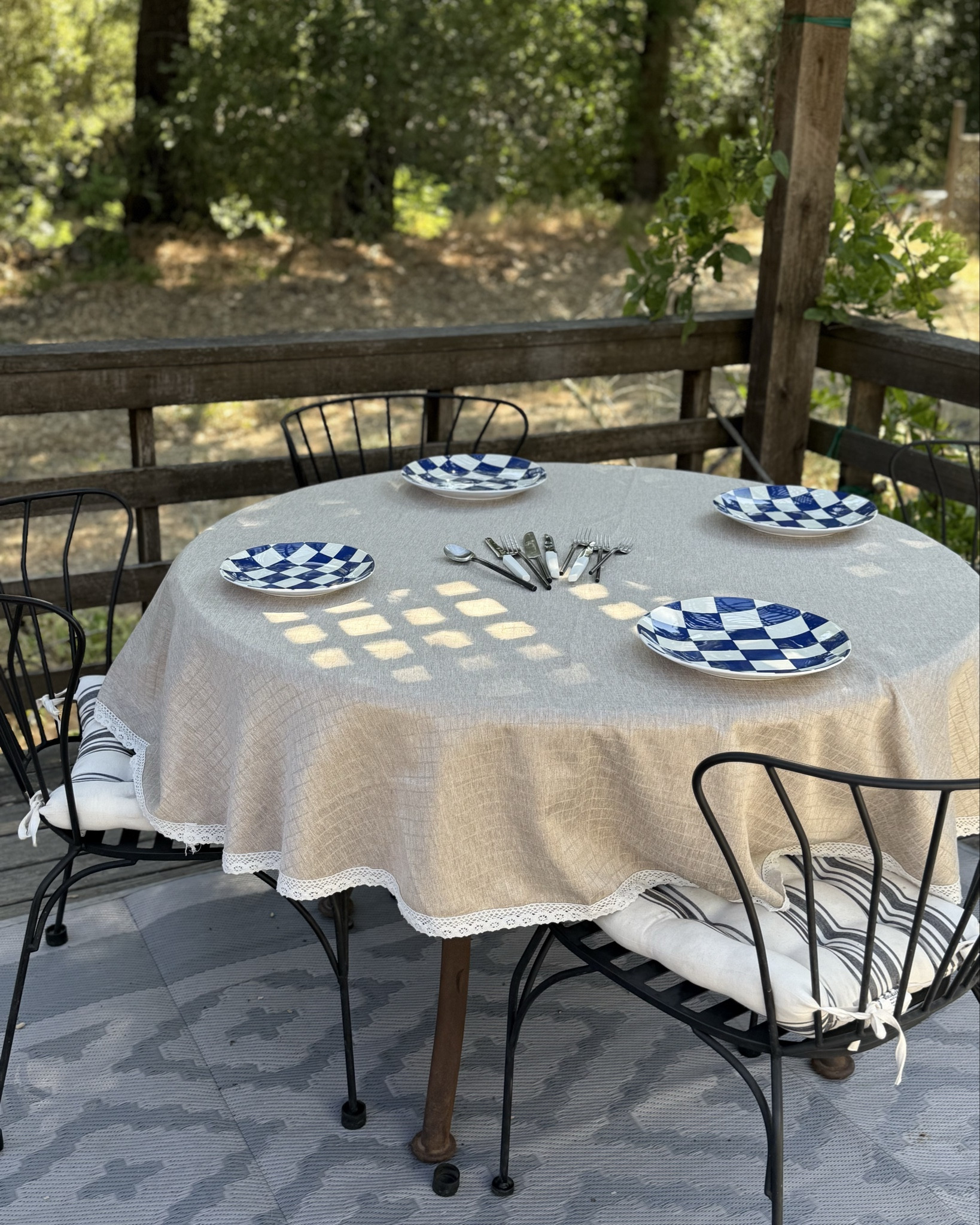 Outdoor dinners / picnic by the pool / table setting / bbq nights 

#LTKHome #LTKStyleTip