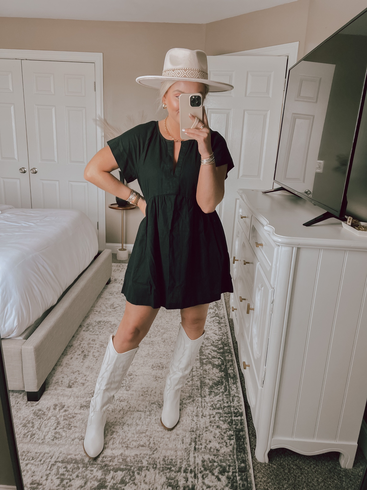 Love this linen dress & it’s so affordable!! 
Wearing a small


country concert / concert outfit /dress / target 

#LTKstyletip #LTKunder50 #LTKSeasonal