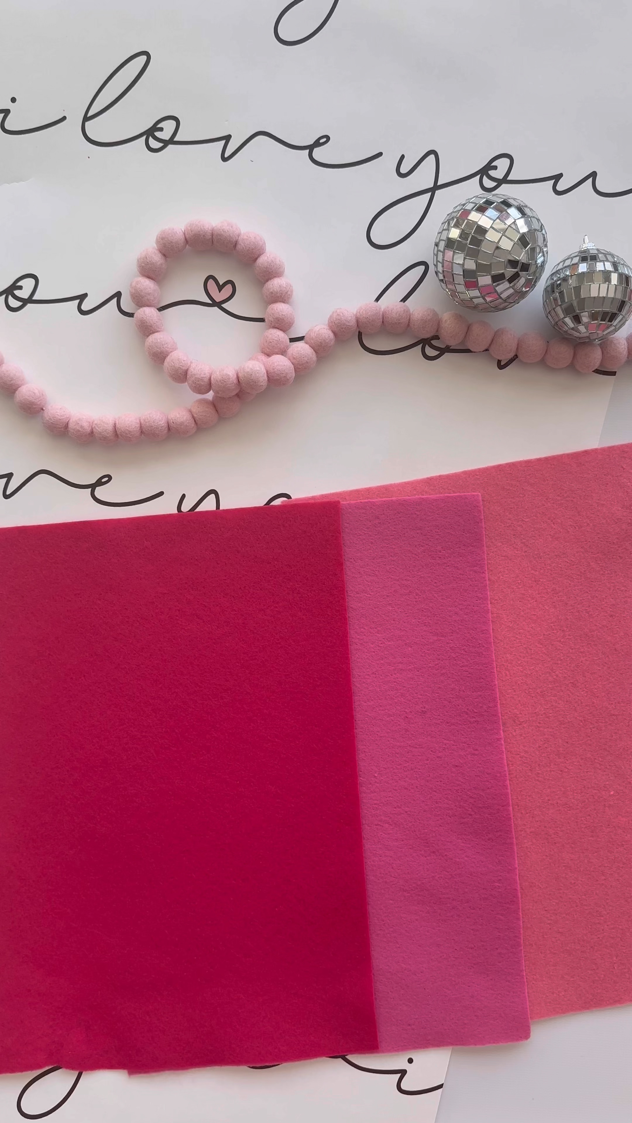 Felt bow garland