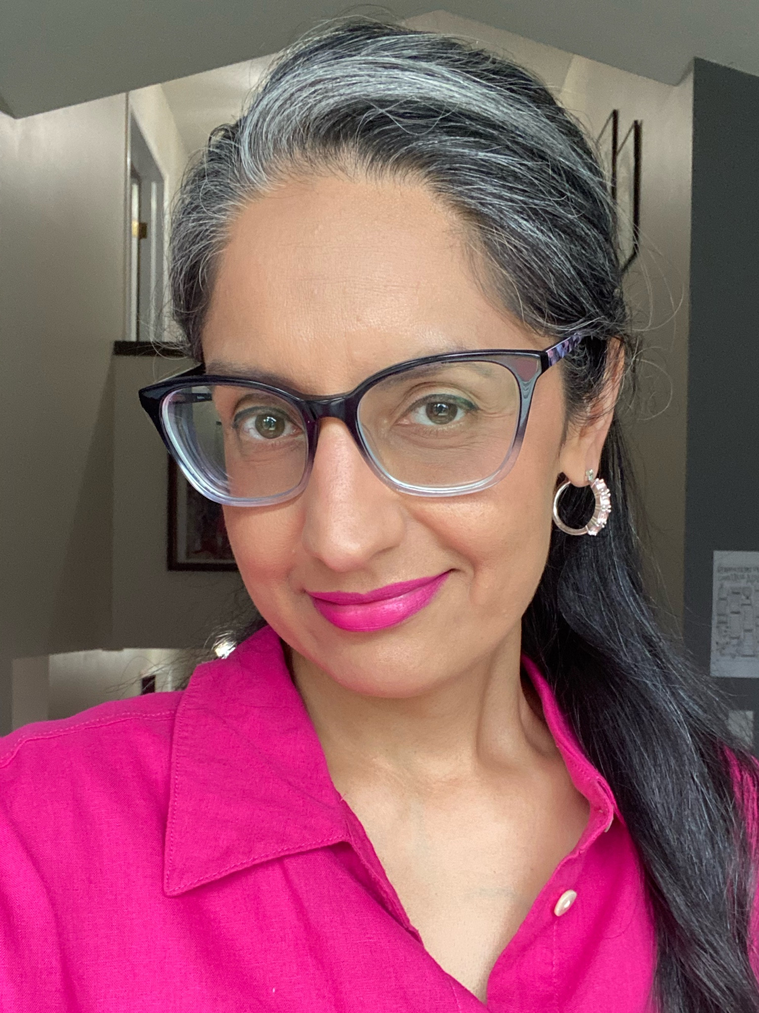 Date night makeup.
I’m sad that this Mac lipstick is no longer available (Breathing Fire) but the closest colour can be found in the ones linked here.


#LTKbeauty #LTKworkwear #LTKstyletip